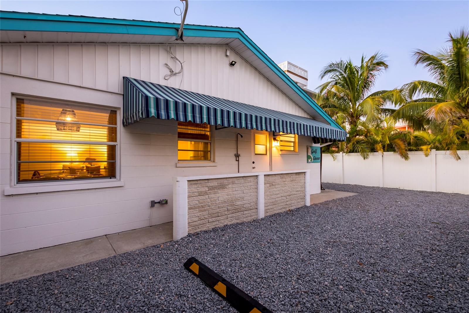 Image 28 of 83 For 107 Pine Avenue