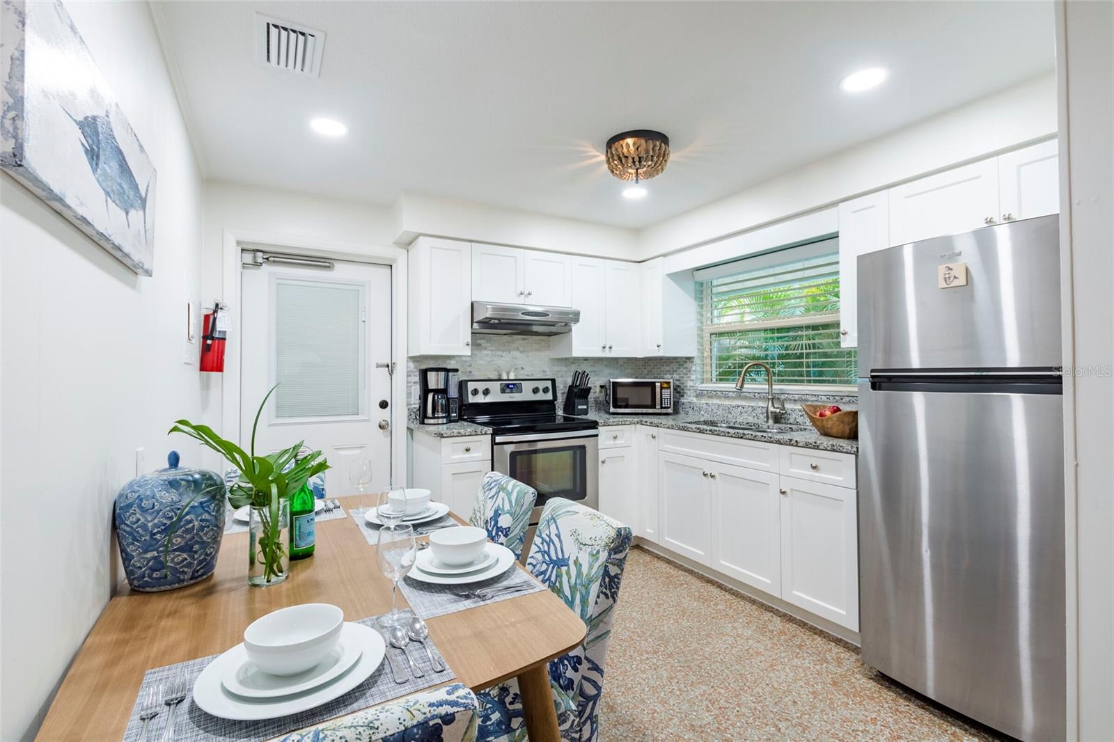 Image 33 of 83 For 107 Pine Avenue