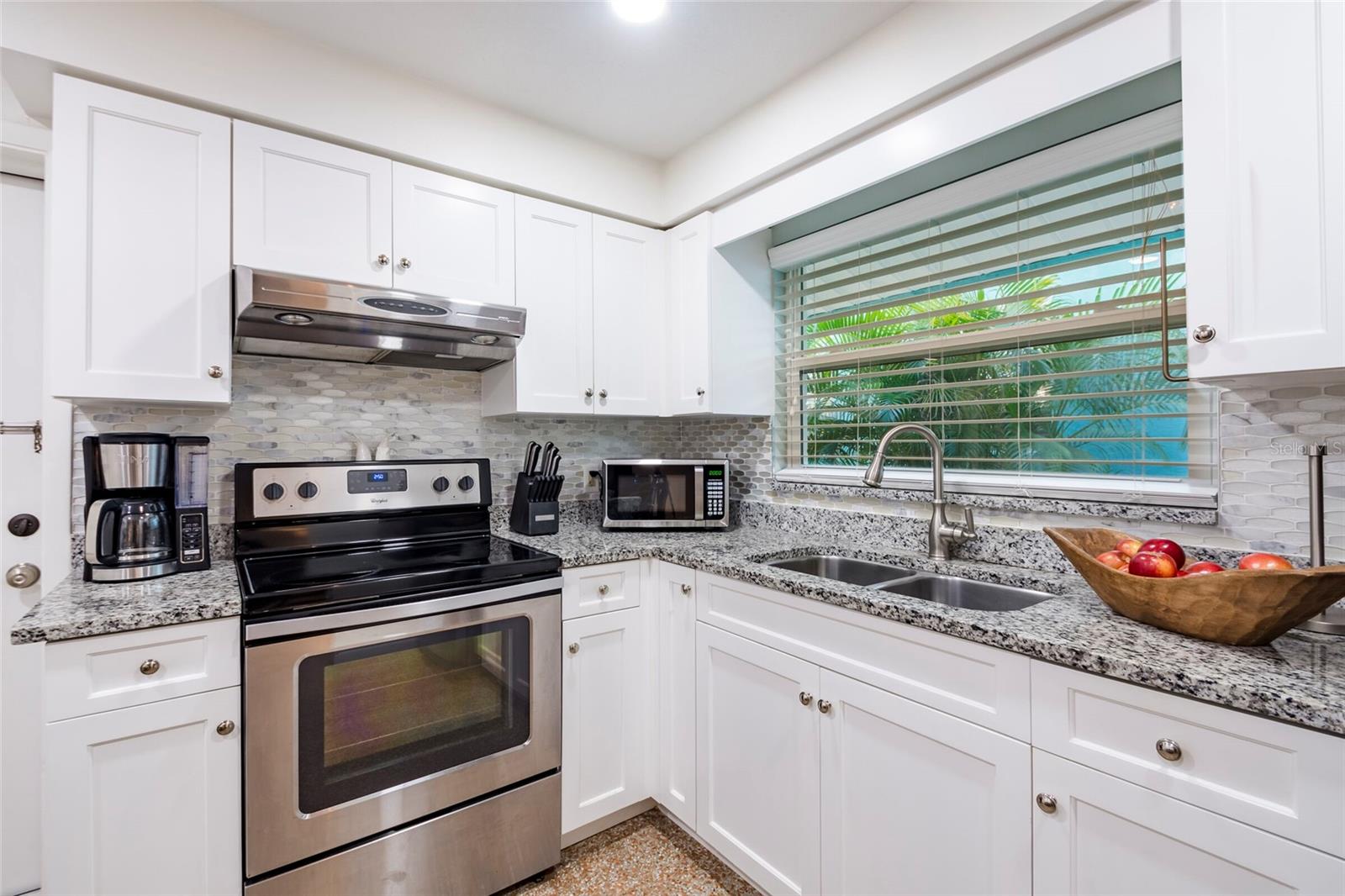 Image 35 of 83 For 107 Pine Avenue