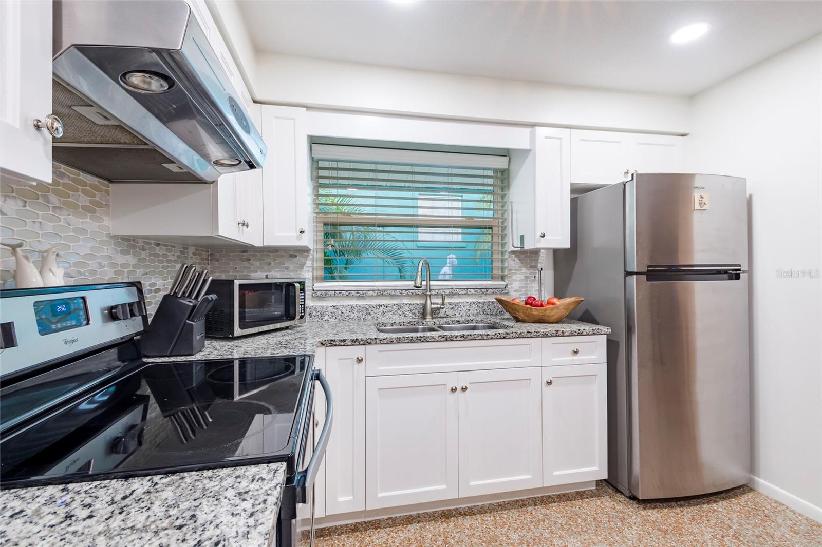 Image 36 of 83 For 107 Pine Avenue