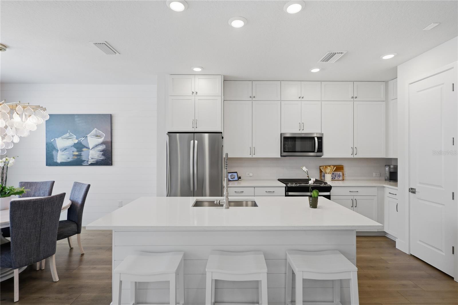 Image 10 of 49 For 7221 Sutton Lane