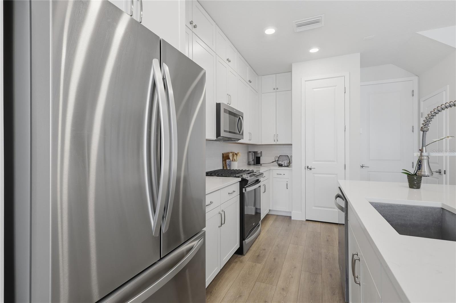 Image 12 of 49 For 7221 Sutton Lane