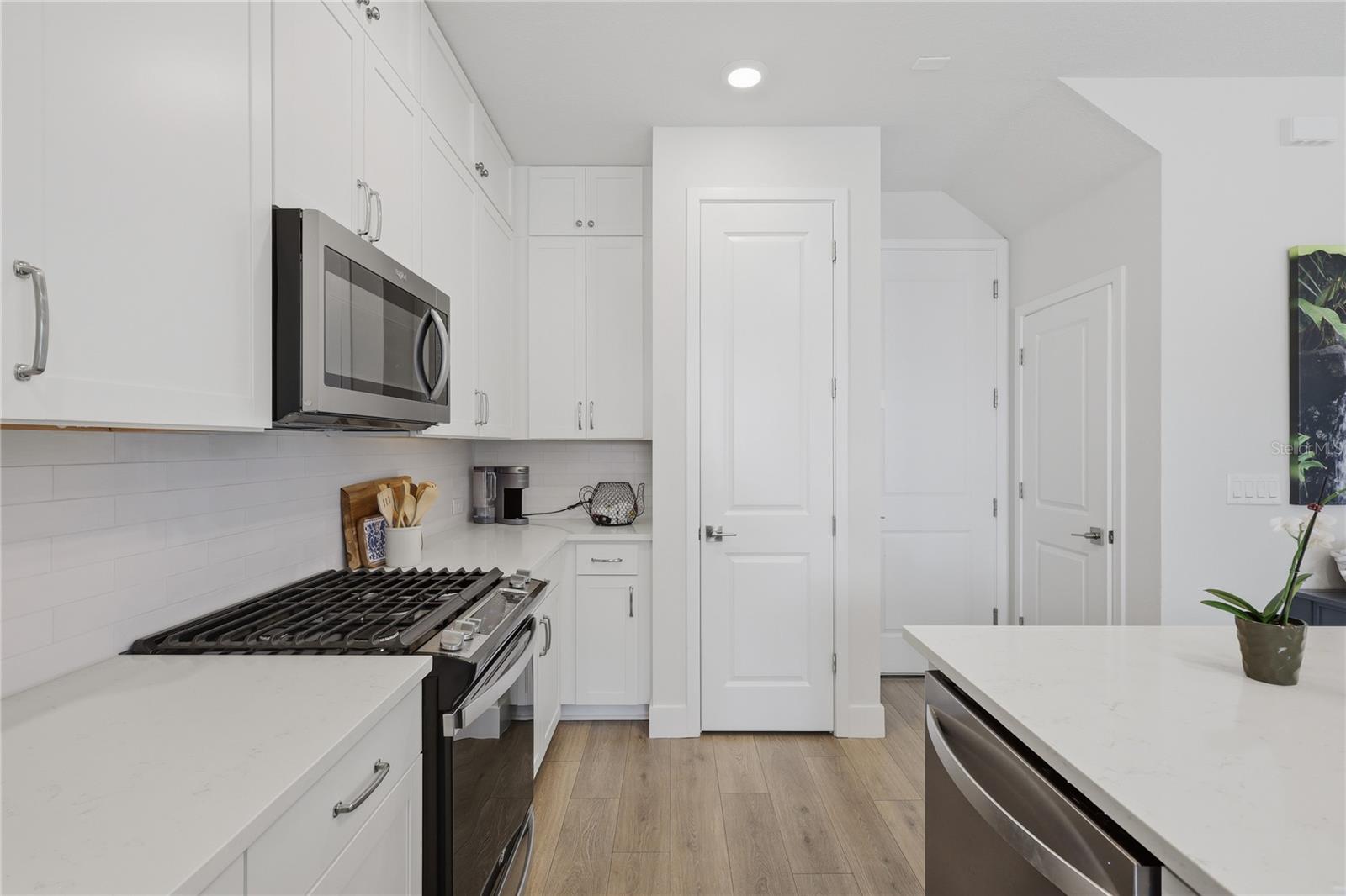 Image 13 of 49 For 7221 Sutton Lane