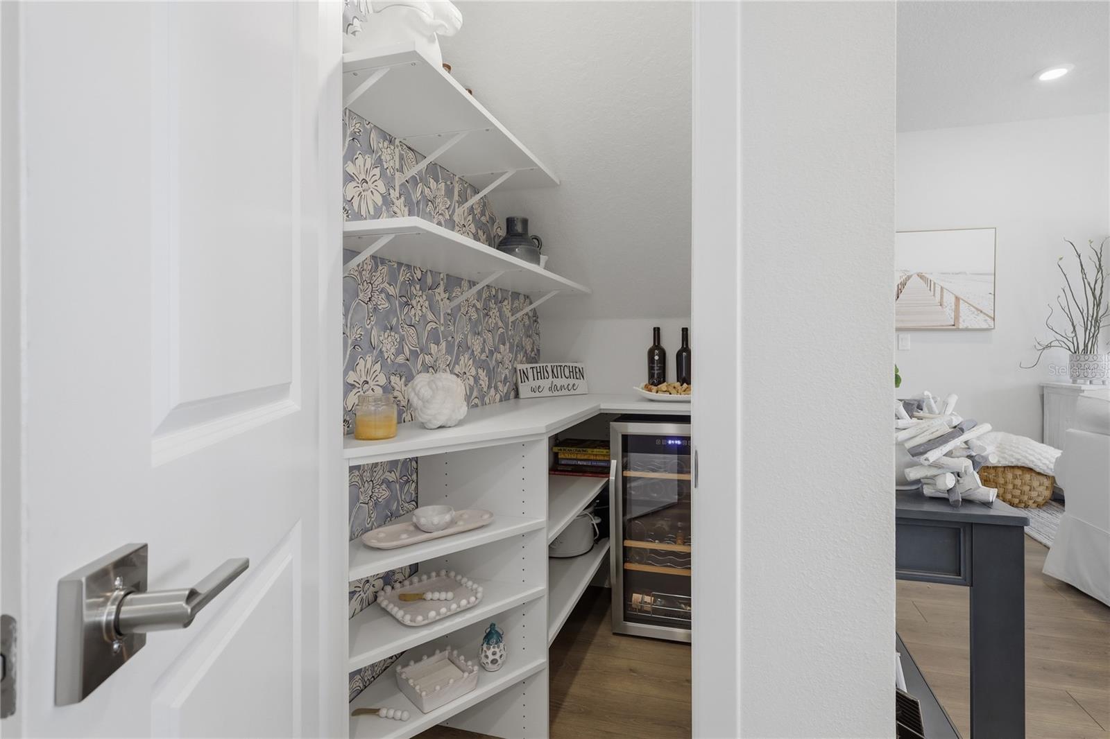 Image 14 of 49 For 7221 Sutton Lane