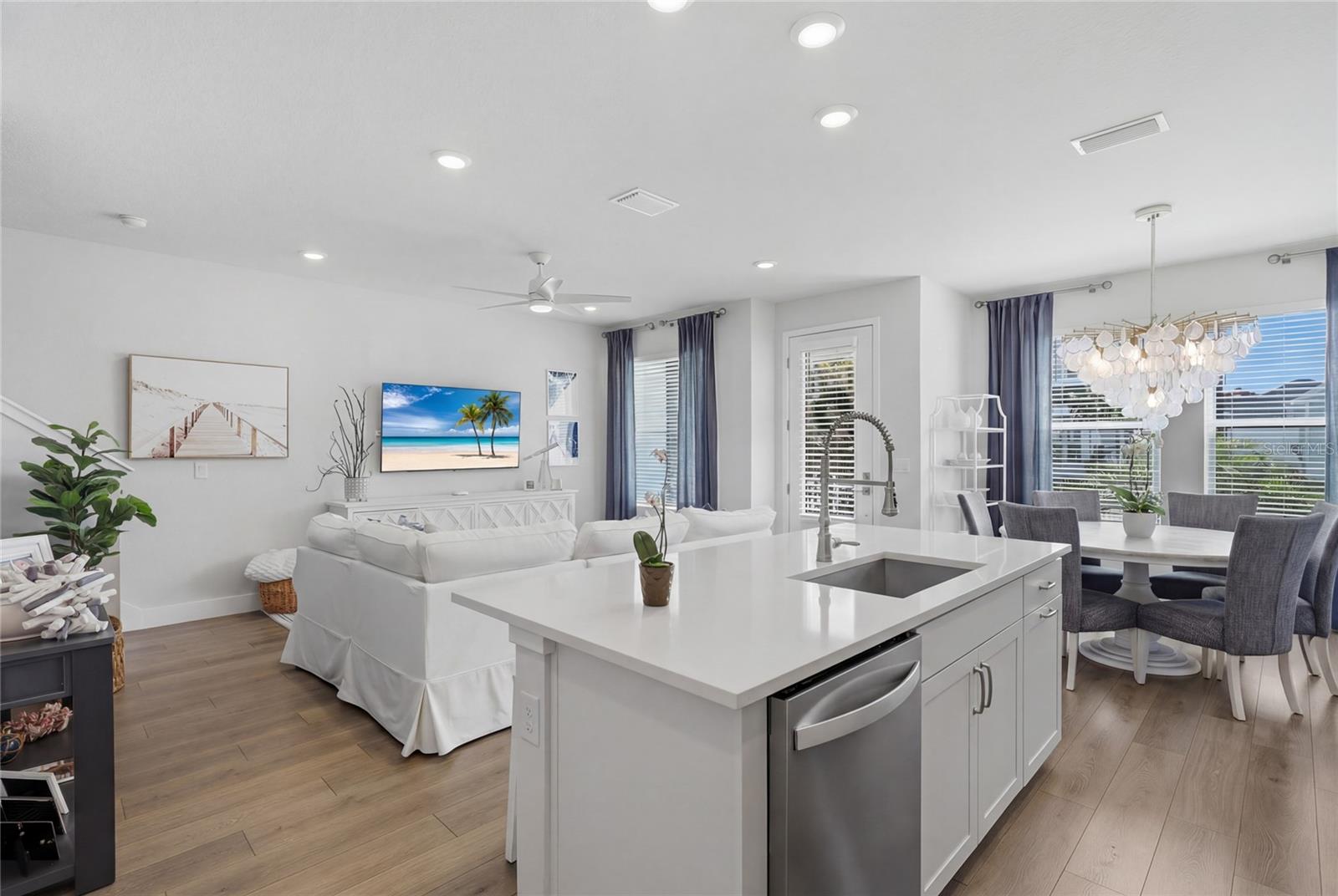 Image 9 of 49 For 7221 Sutton Lane