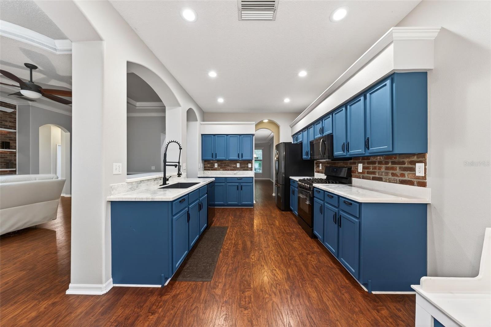 Image 18 of 59 For 4956 Creekside Trail