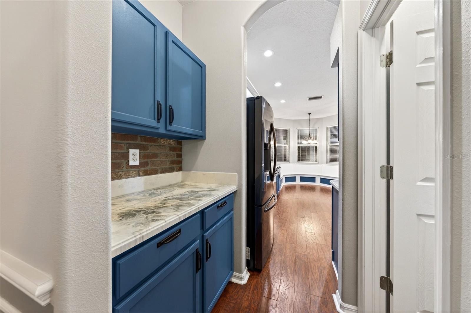 Image 22 of 59 For 4956 Creekside Trail