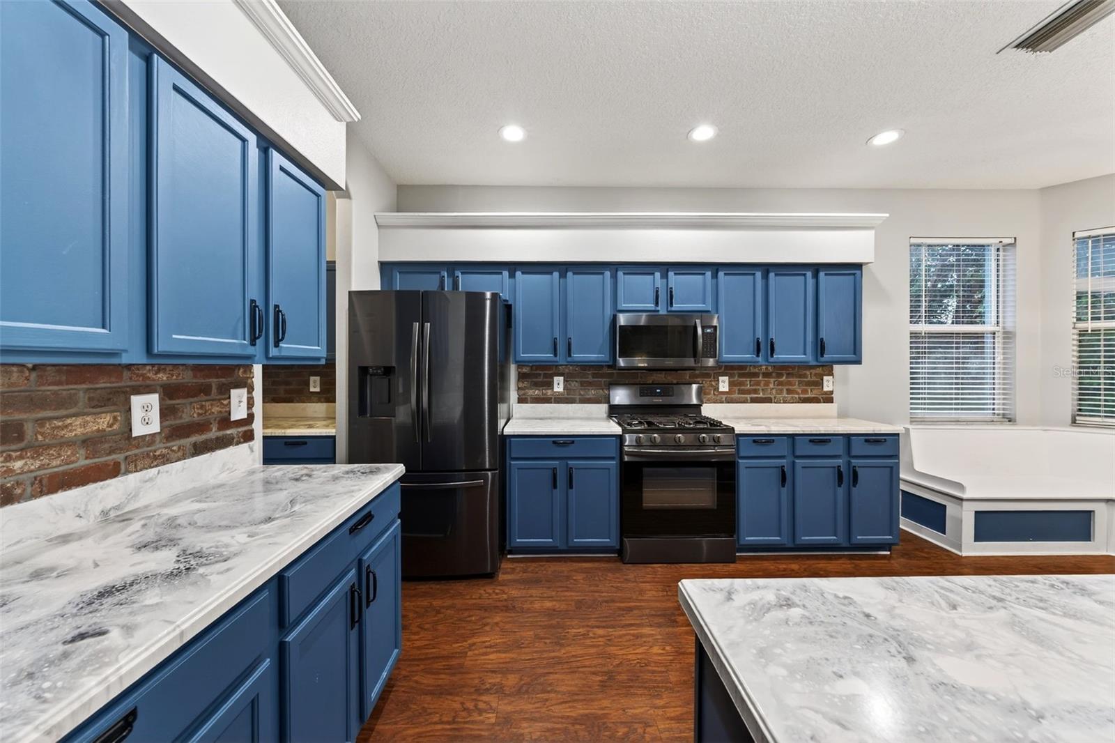 Image 24 of 59 For 4956 Creekside Trail