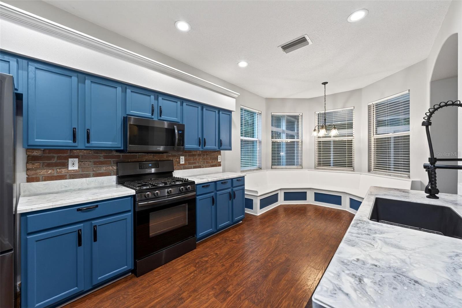 Image 25 of 59 For 4956 Creekside Trail