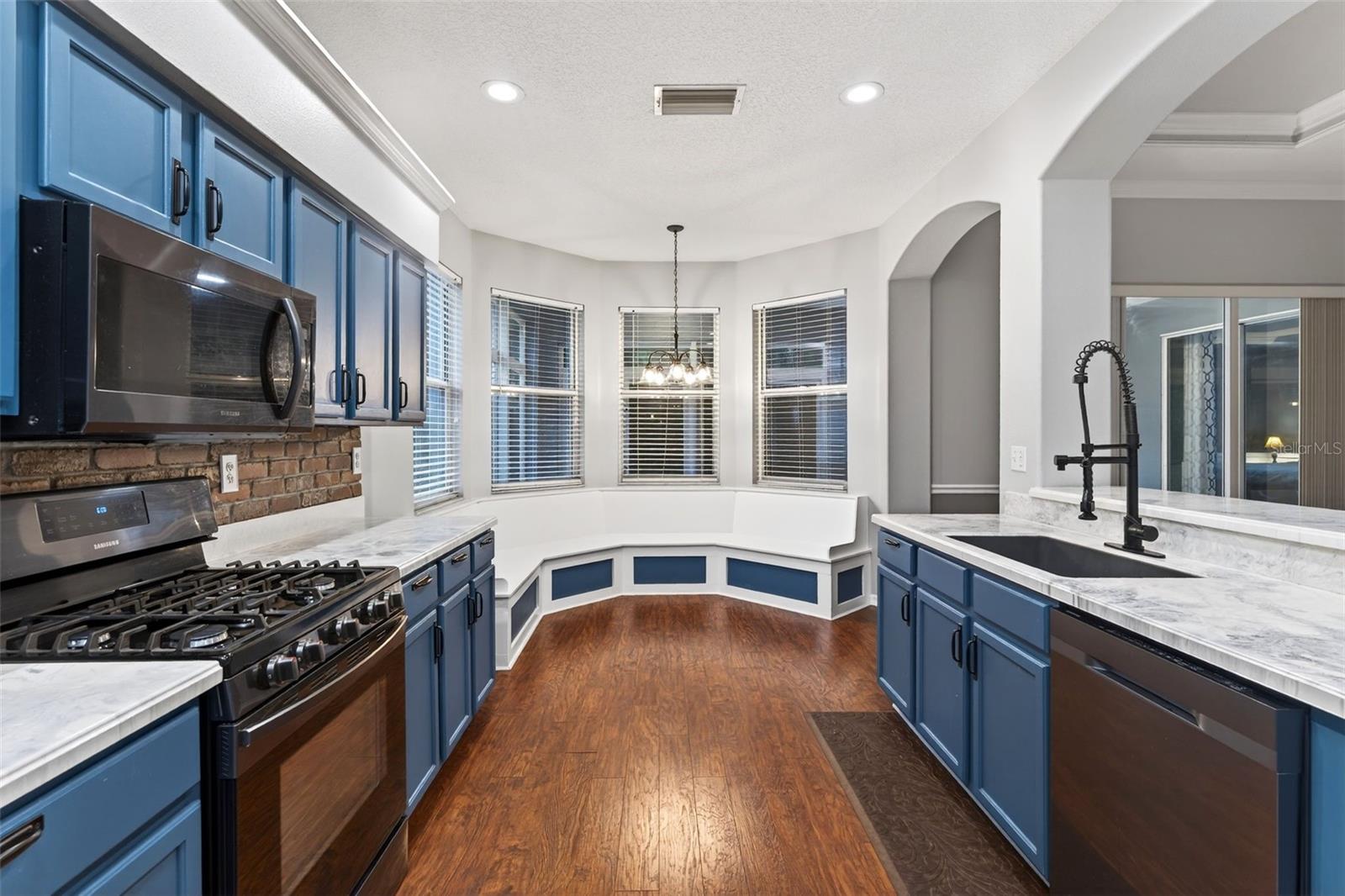 Image 26 of 59 For 4956 Creekside Trail