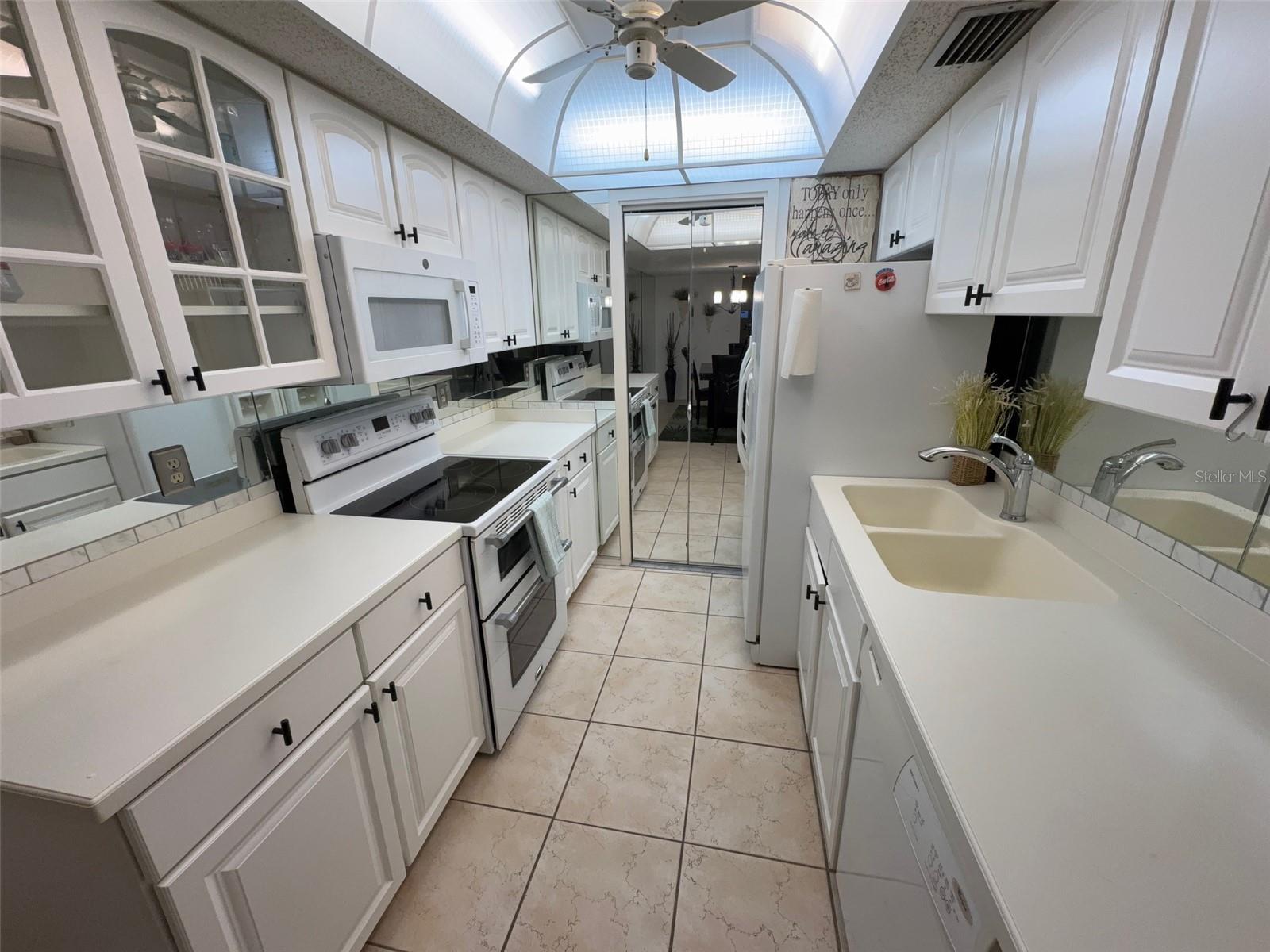 Image 19 of 52 For 6114 43rd Street W 104e