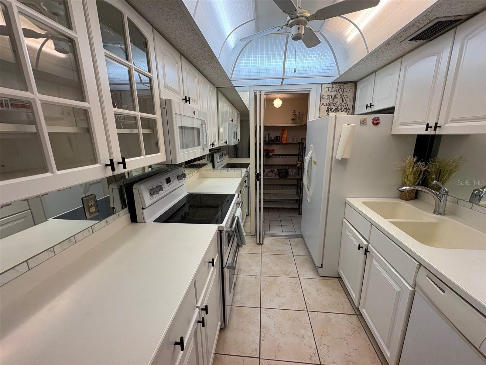 Image 21 of 52 For 6114 43rd Street W 104e