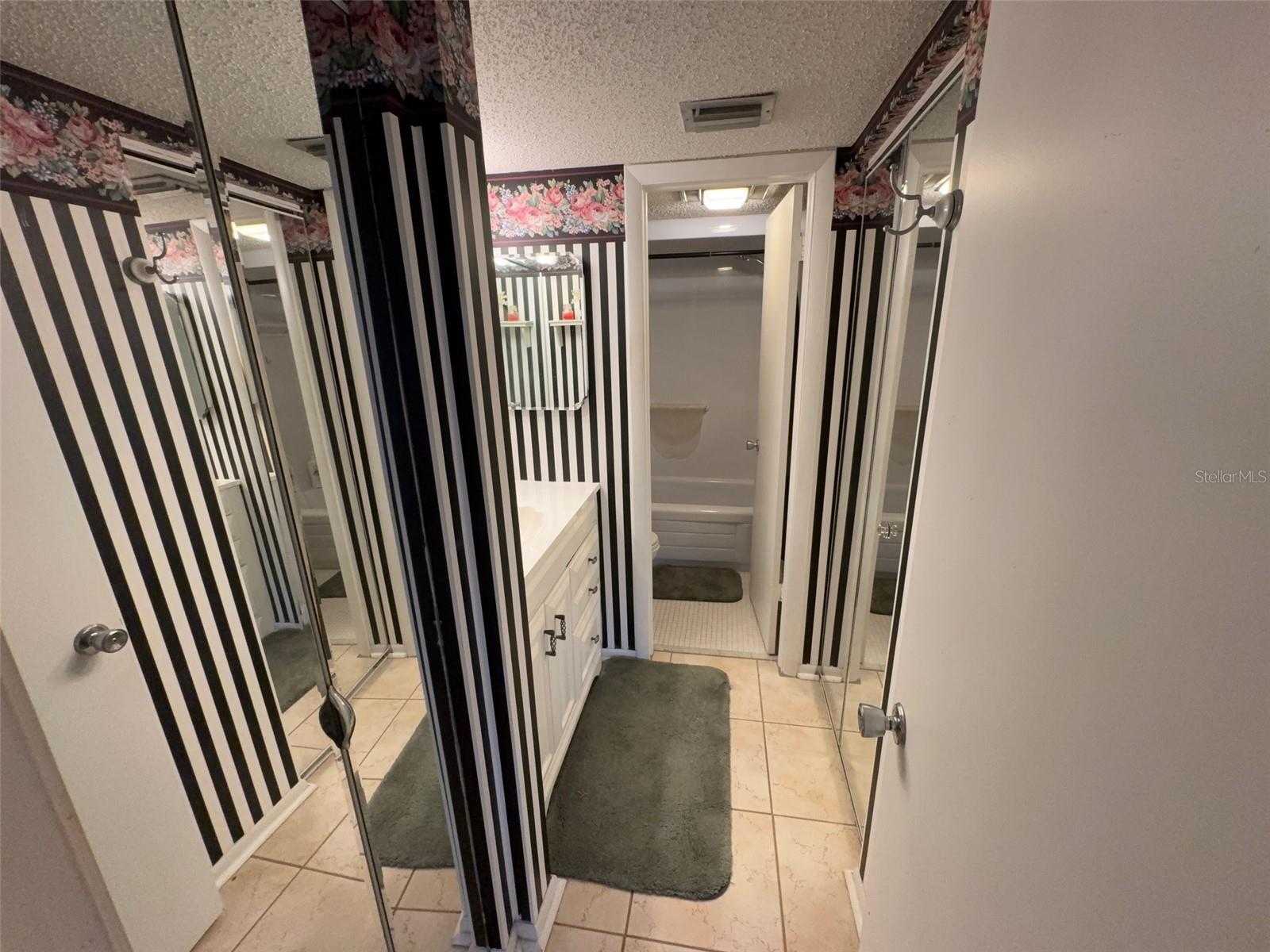 Image 38 of 52 For 6114 43rd Street W 104e