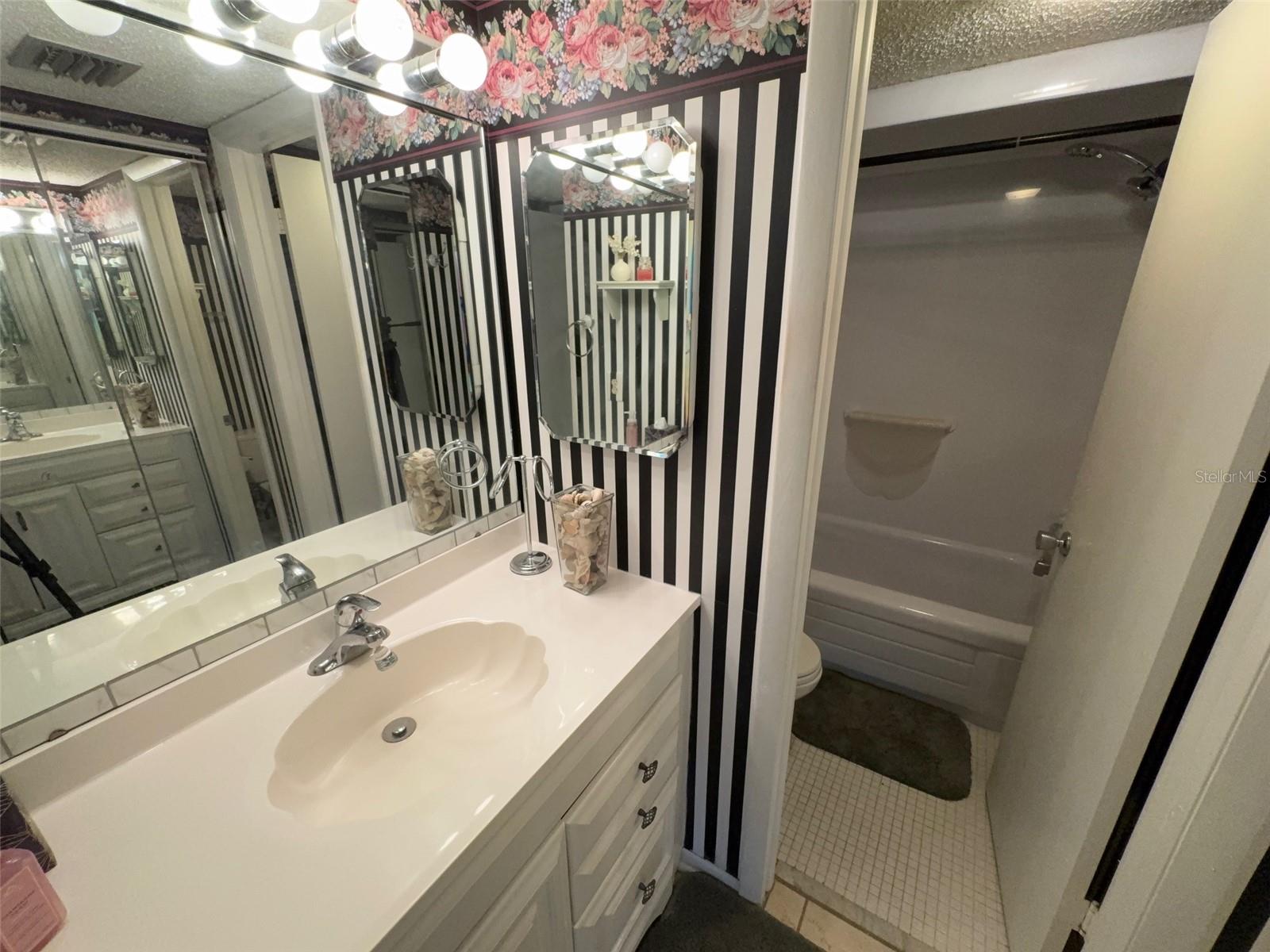 Image 40 of 52 For 6114 43rd Street W 104e