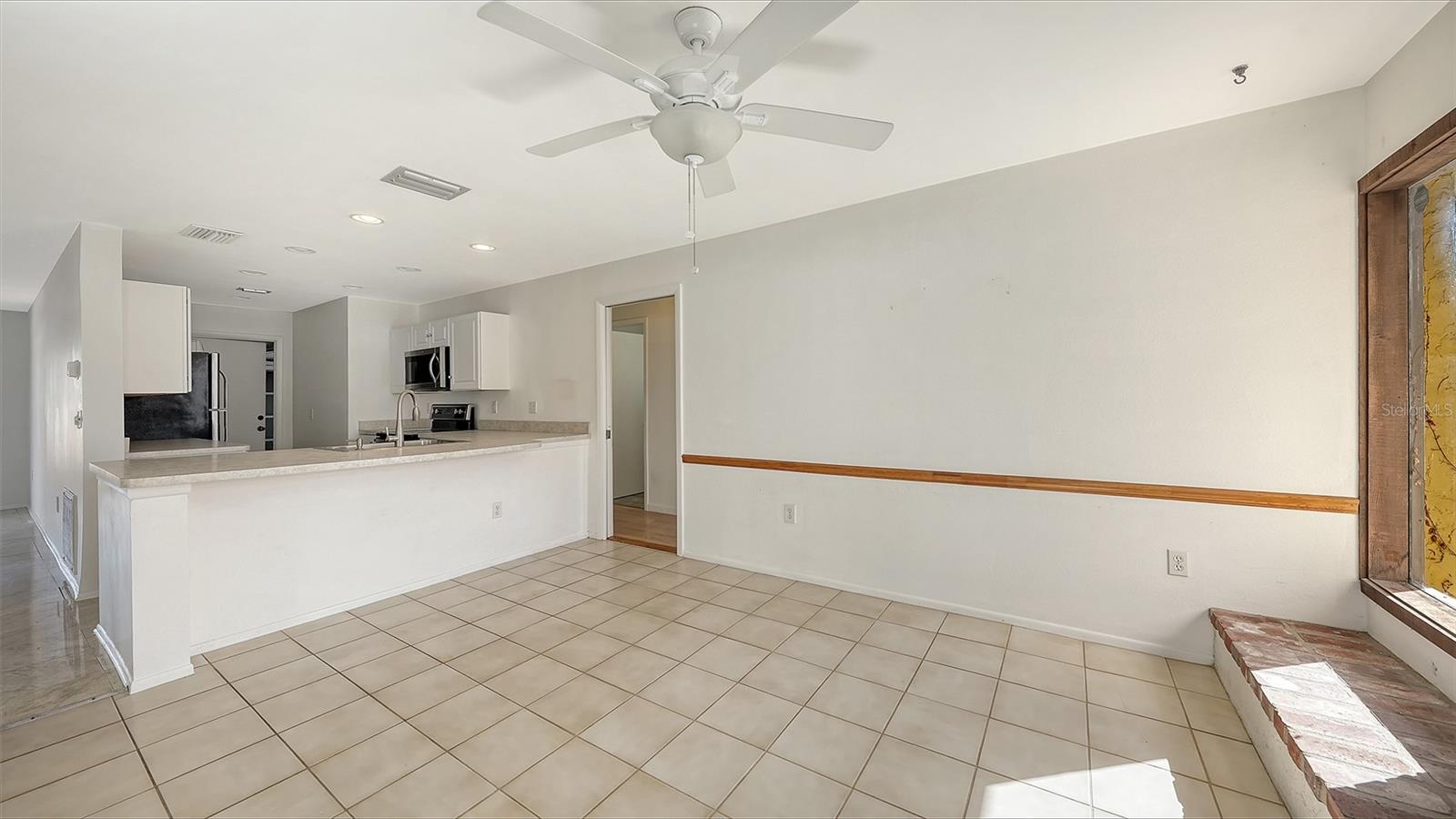 Image 11 of 35 For 1844 Oak View Drive