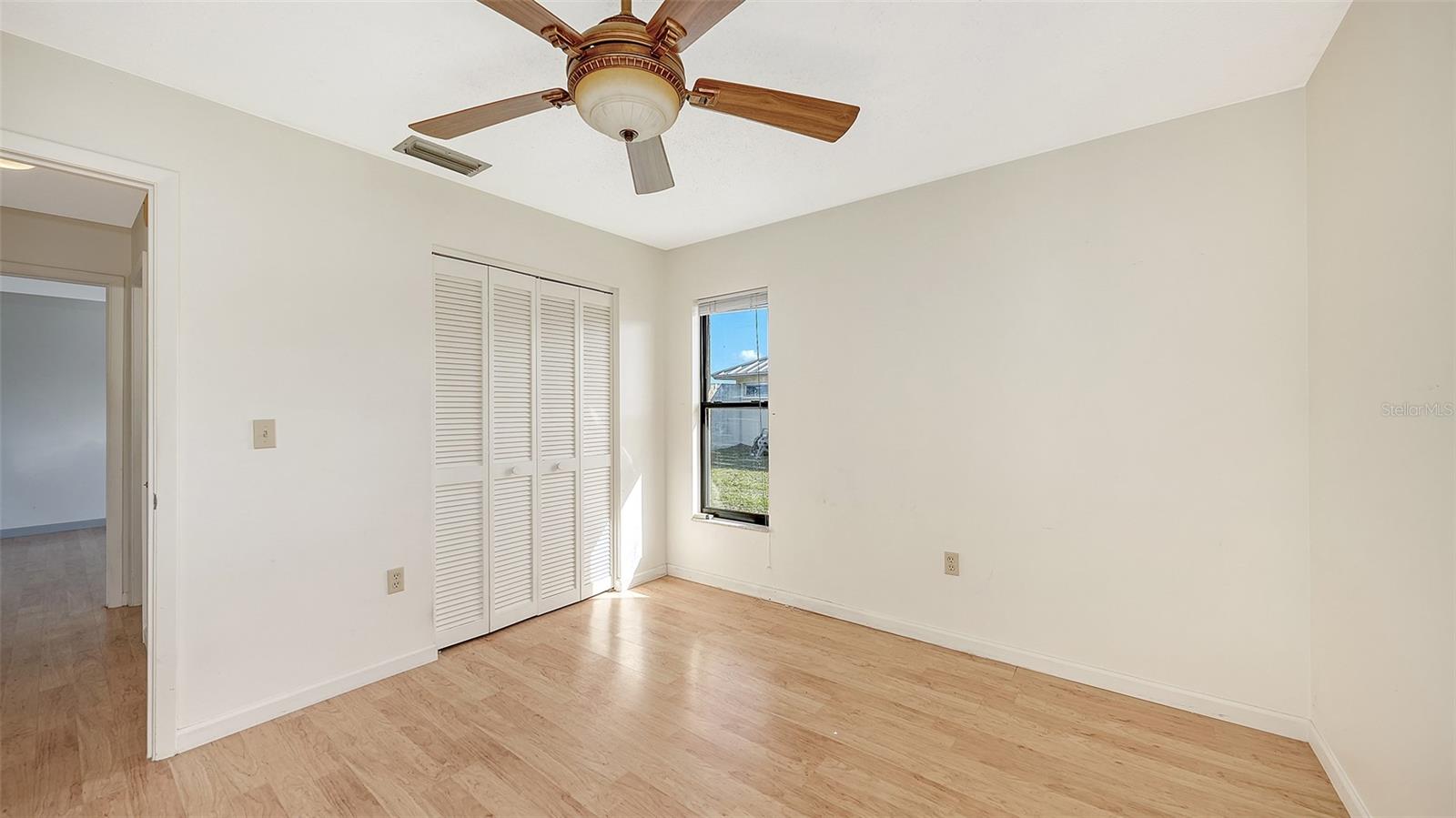 Image 25 of 35 For 1844 Oak View Drive