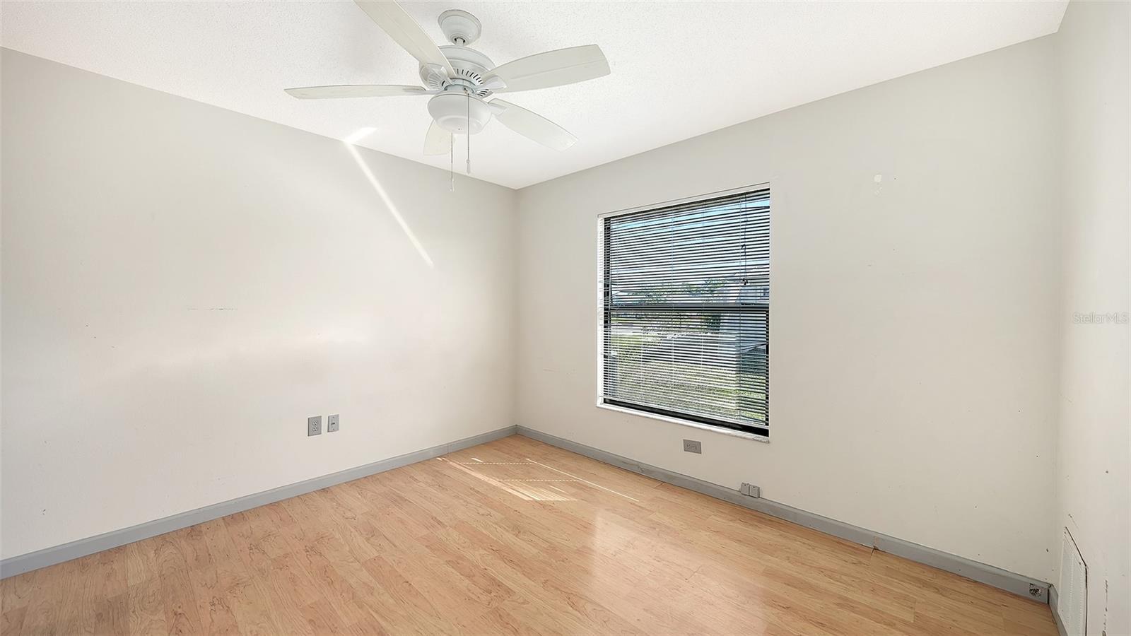 Image 28 of 35 For 1844 Oak View Drive