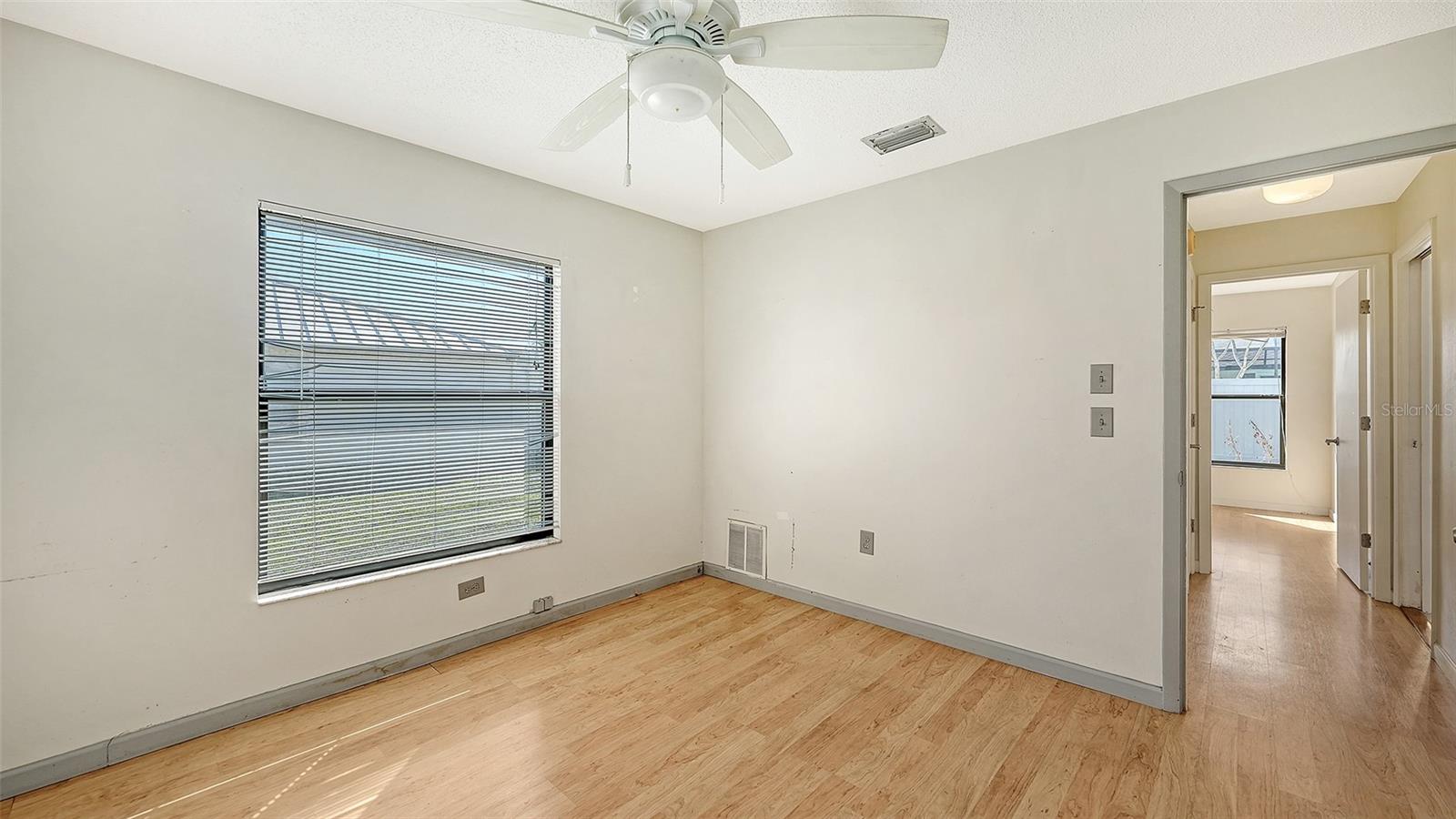 Image 30 of 35 For 1844 Oak View Drive