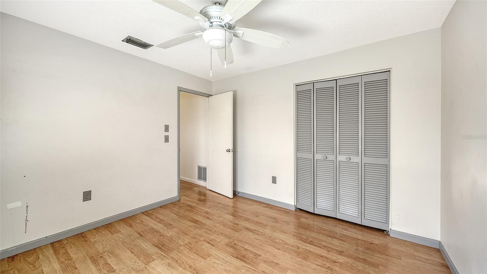 Image 36 of 43 For 1844 Oak View Drive