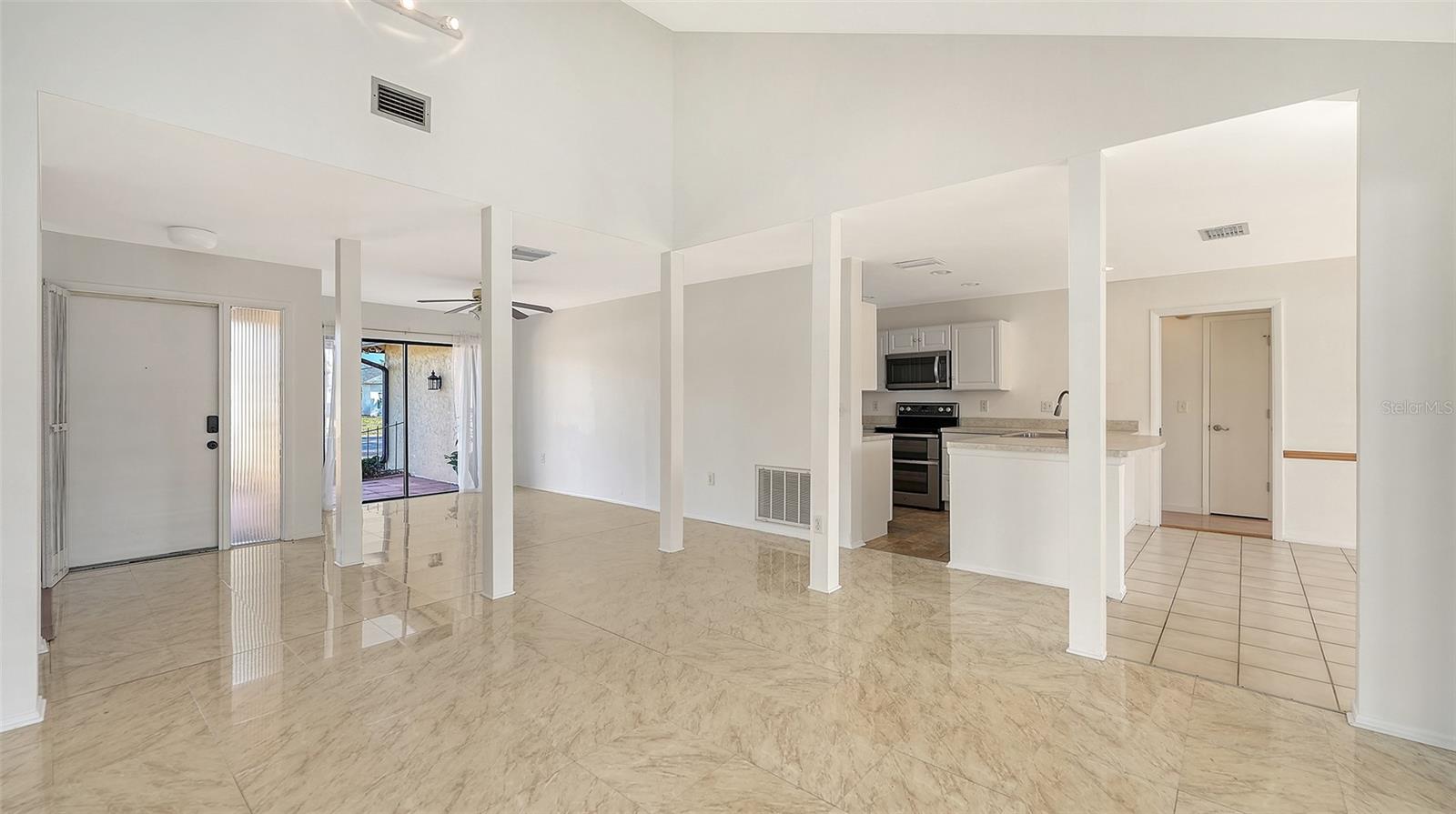 Image 8 of 35 For 1844 Oak View Drive