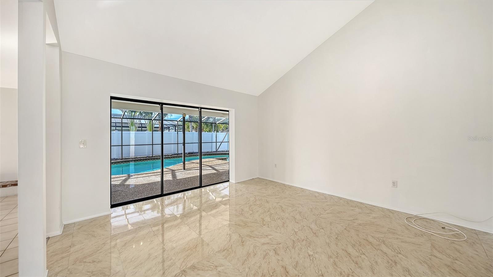 Image 9 of 35 For 1844 Oak View Drive