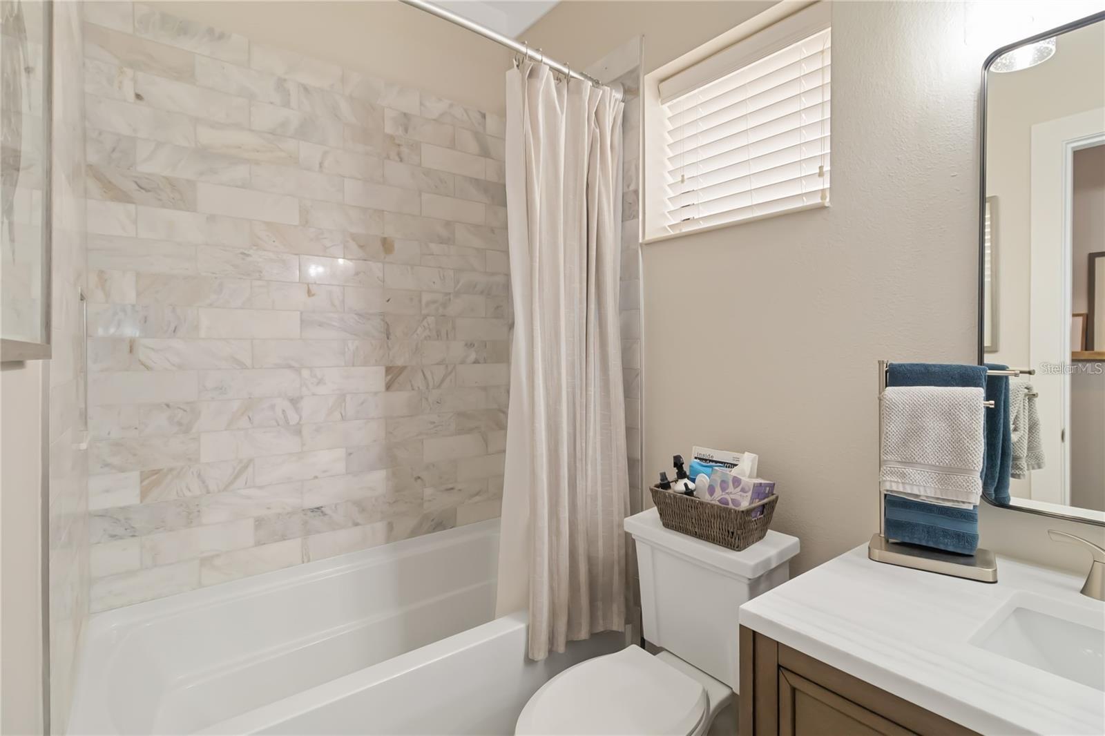 Image 17 of 27 For 7242 Hamilton Road