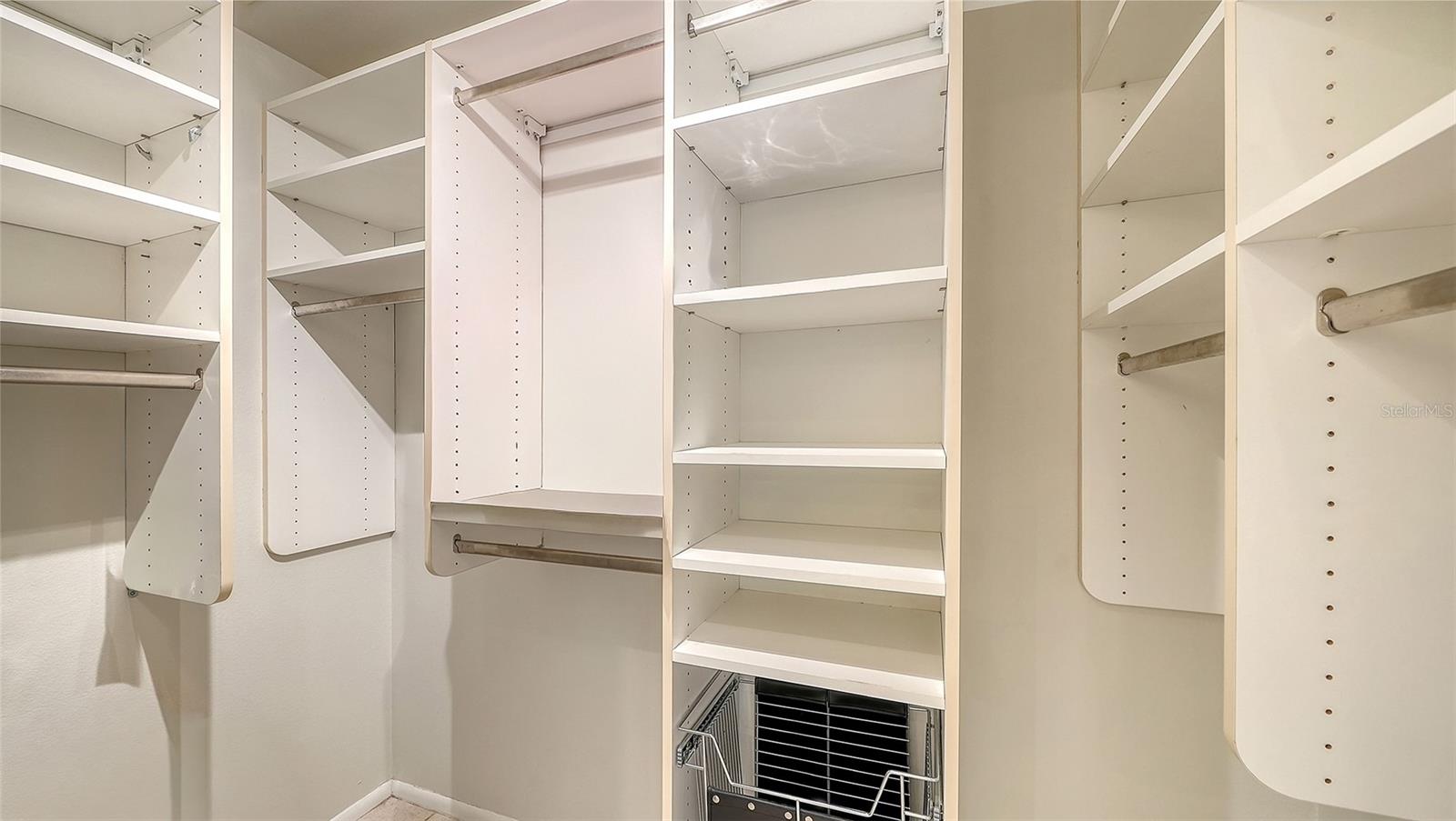 Listing photo id 16 for 1932 Harbourside Drive 242