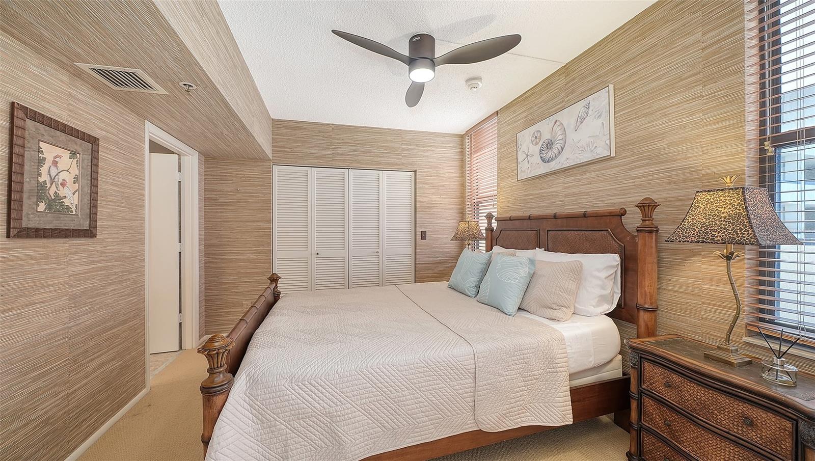 Listing photo id 18 for 1932 Harbourside Drive 242