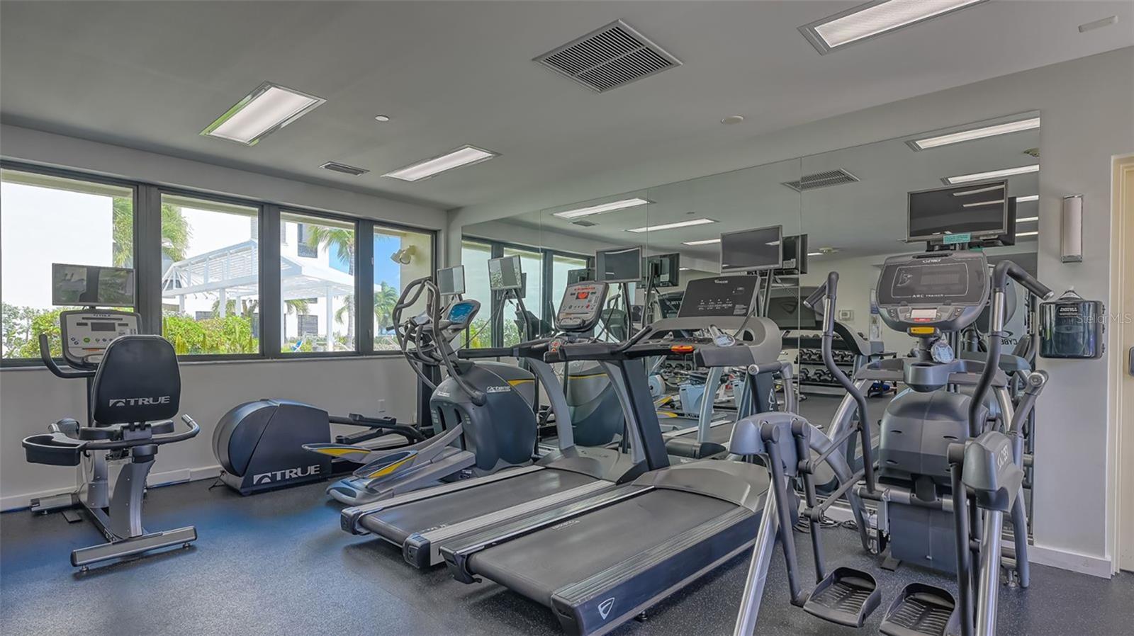 Listing photo id 24 for 1932 Harbourside Drive 242