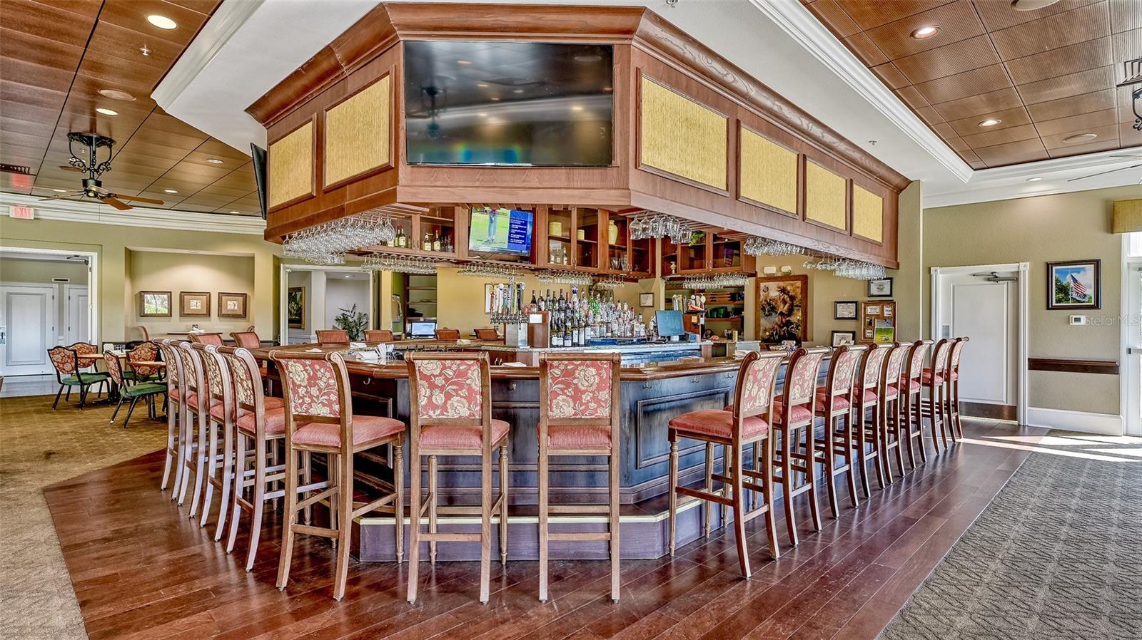 Image 35 of 47 For 6505 Stone River Road 209