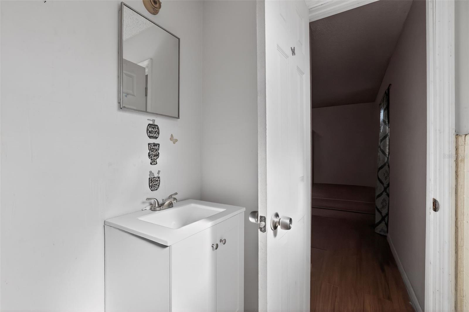 Image 15 of 33 For 2086 Martin Luther King Jr Boulevard