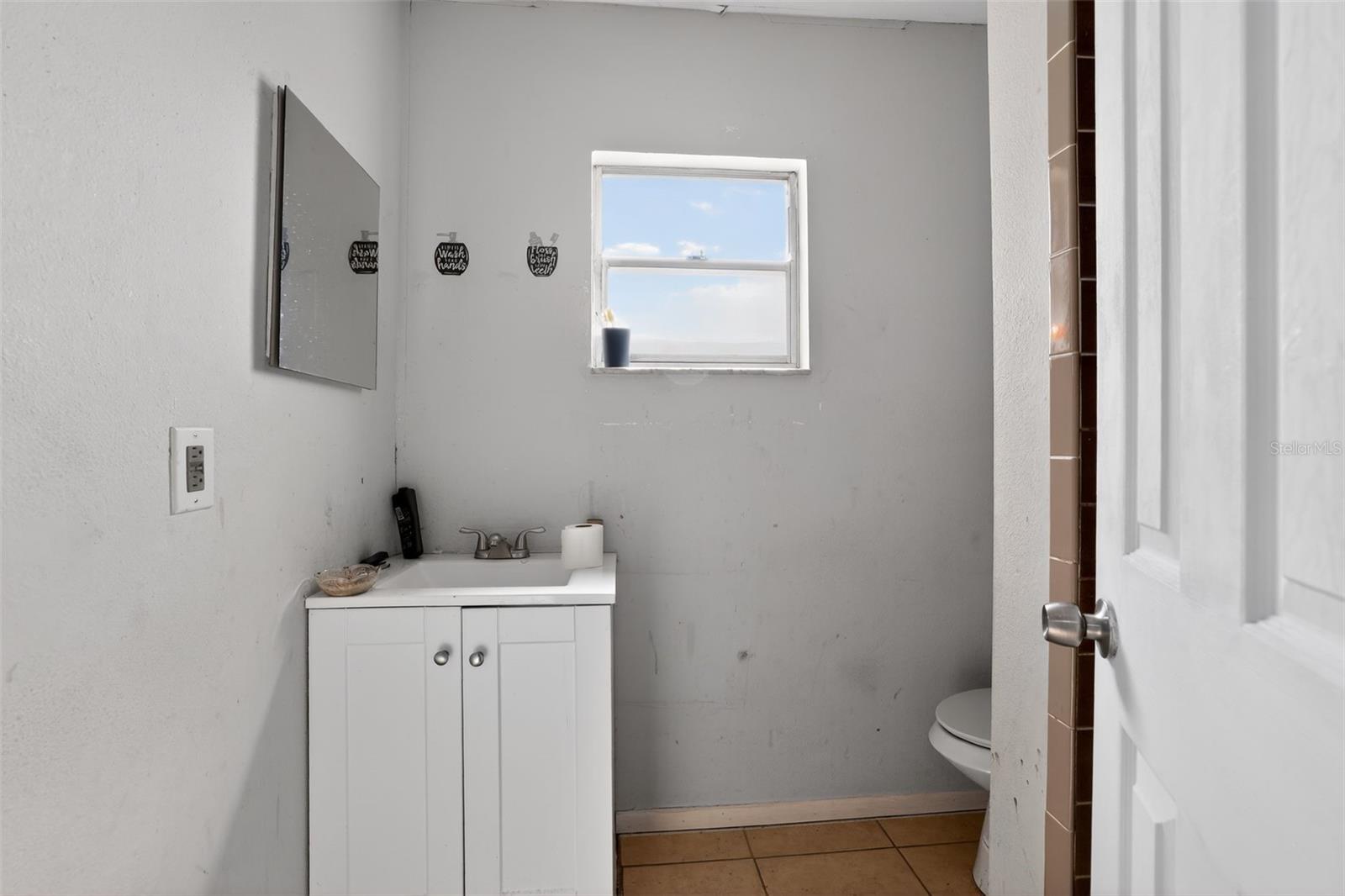 Image 16 of 33 For 2086 Martin Luther King Jr Boulevard