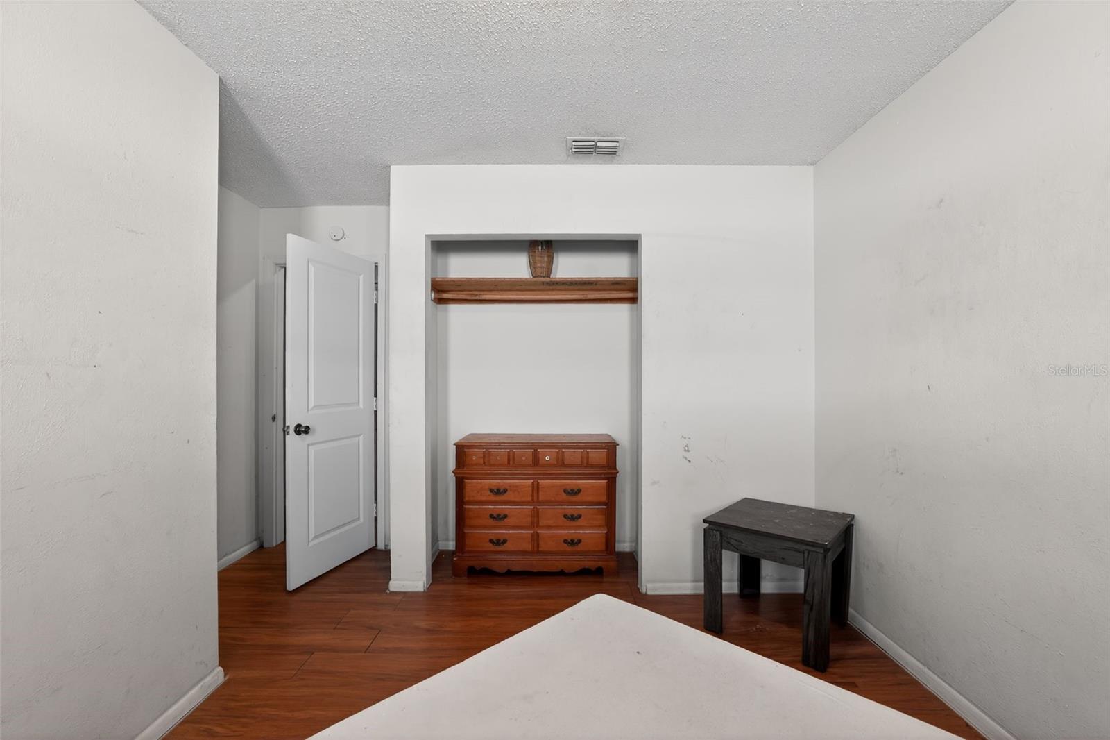 Image 17 of 33 For 2086 Martin Luther King Jr Boulevard