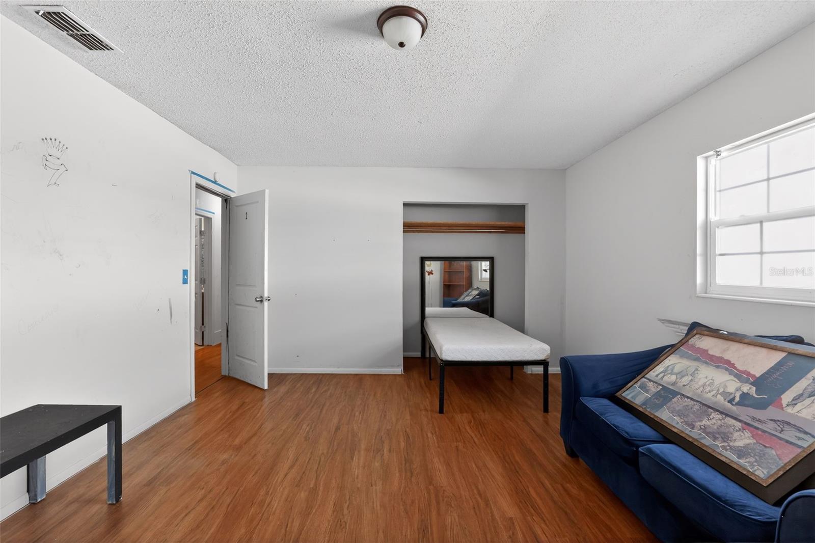 Image 18 of 33 For 2086 Martin Luther King Jr Boulevard