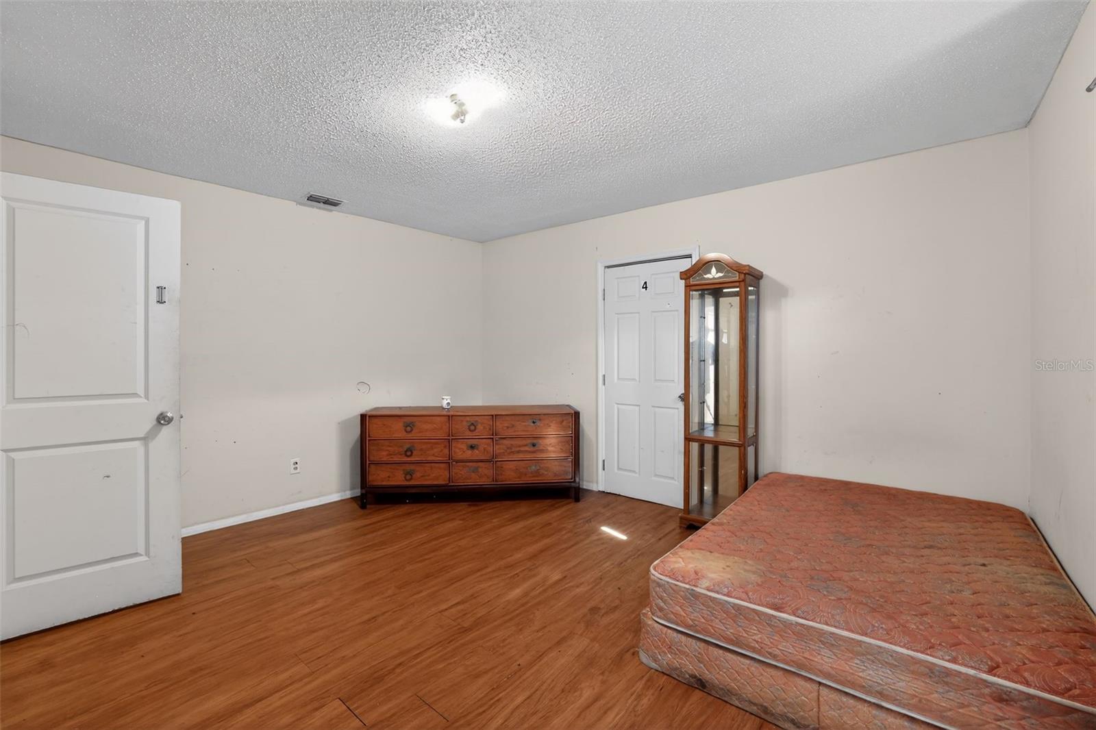 Image 24 of 33 For 2086 Martin Luther King Jr Boulevard