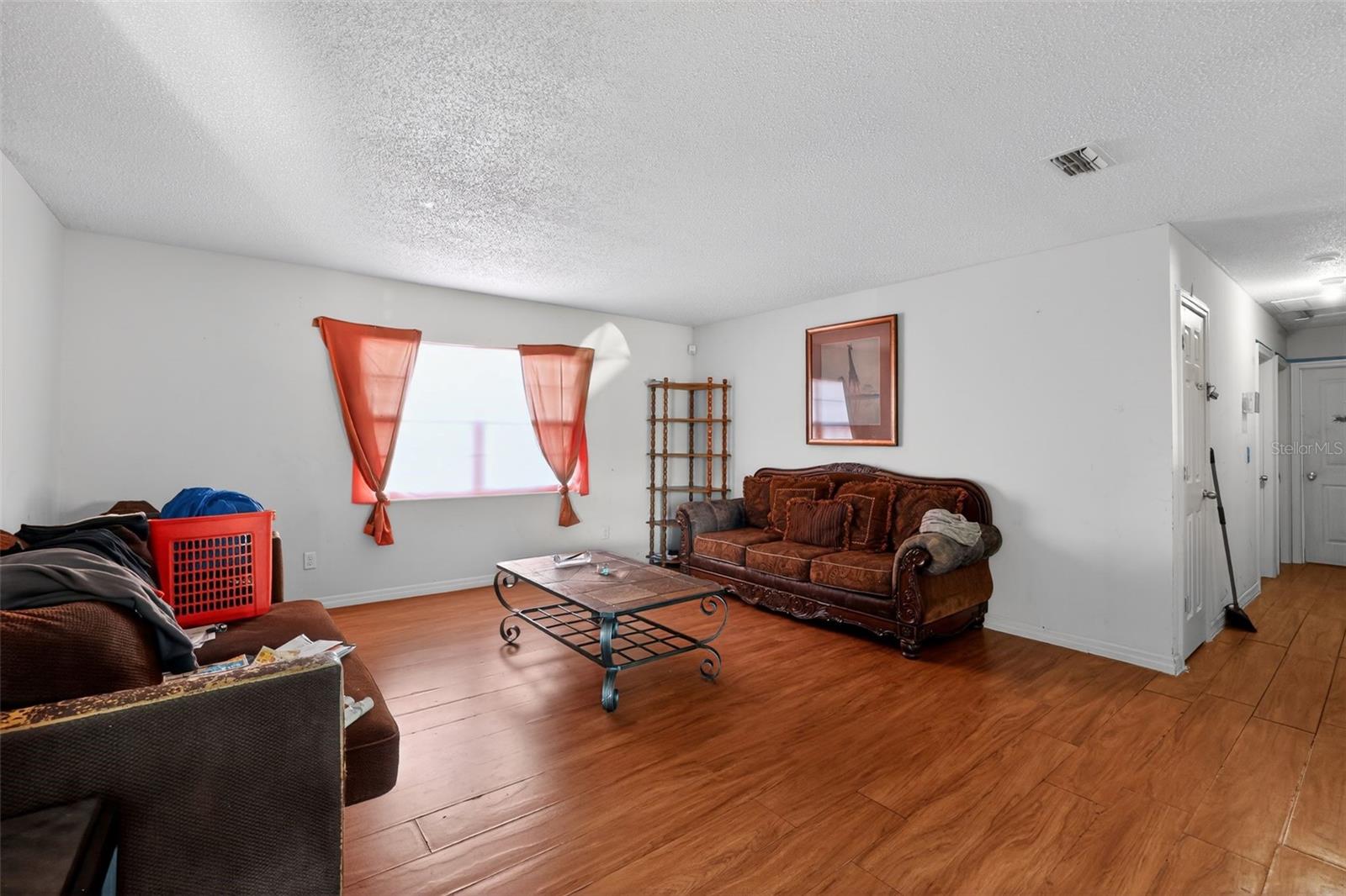 Image 28 of 33 For 2086 Martin Luther King Jr Boulevard