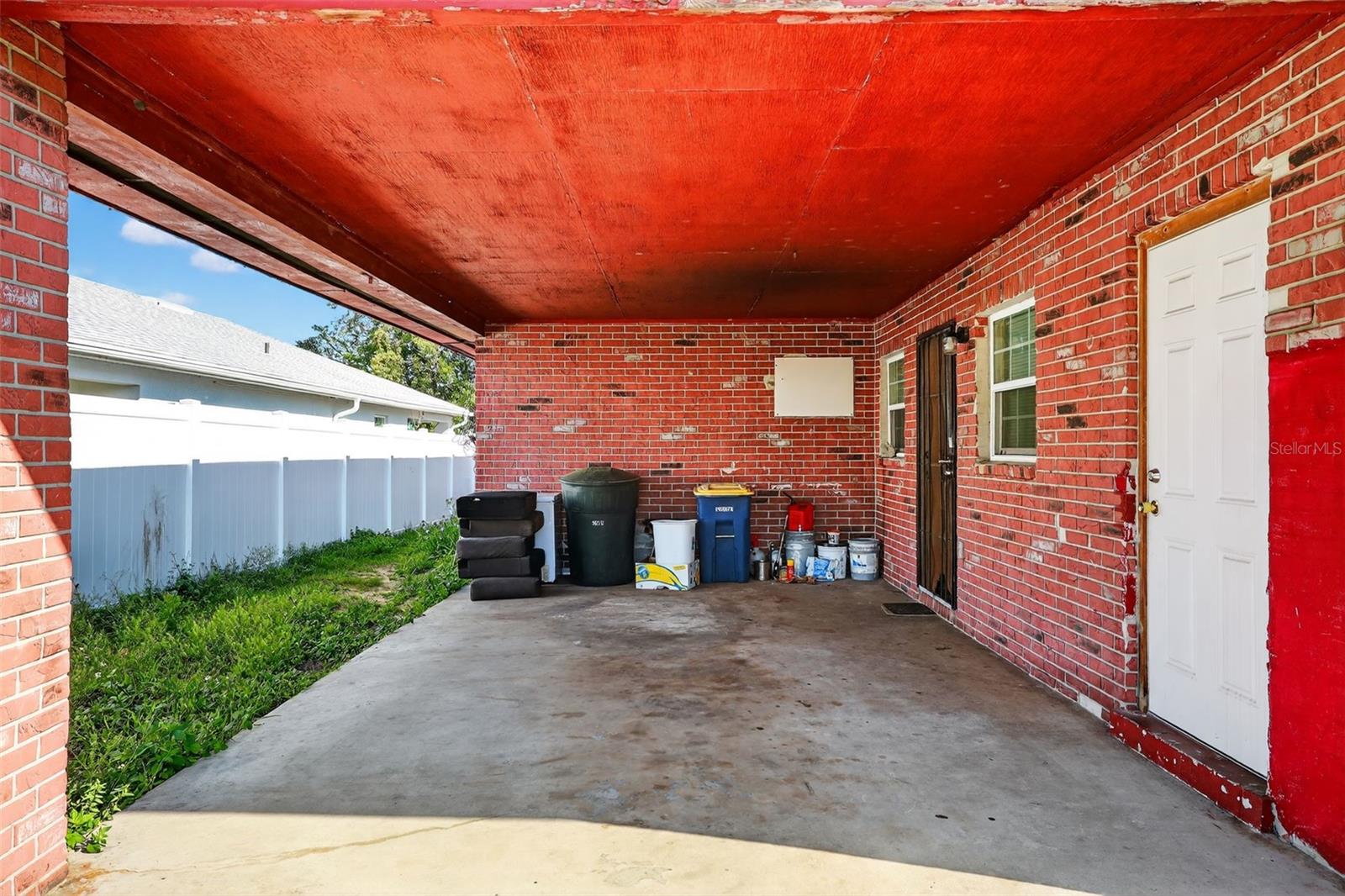 Image 3 of 33 For 2086 Martin Luther King Jr Boulevard