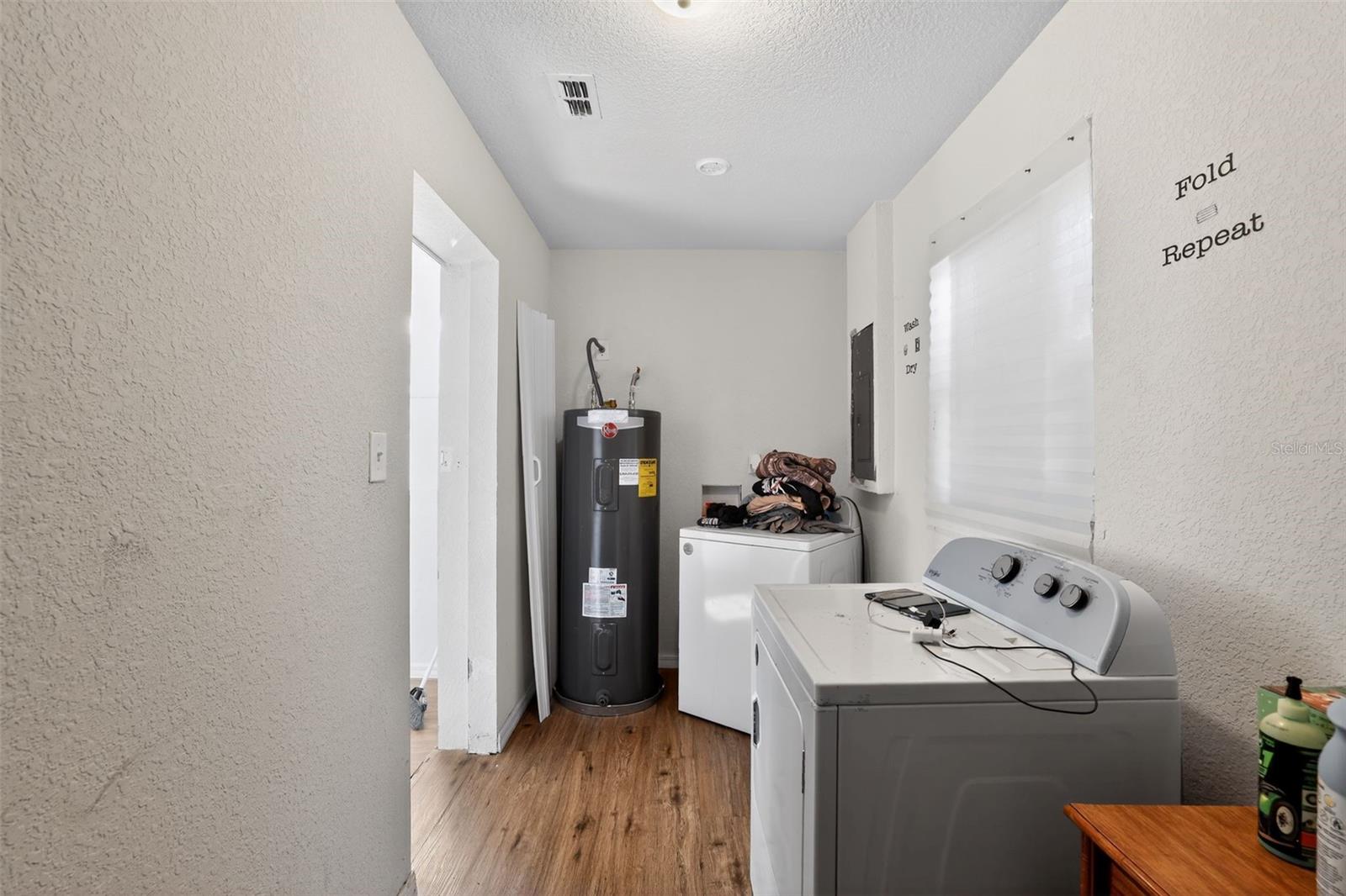 Image 30 of 33 For 2086 Martin Luther King Jr Boulevard