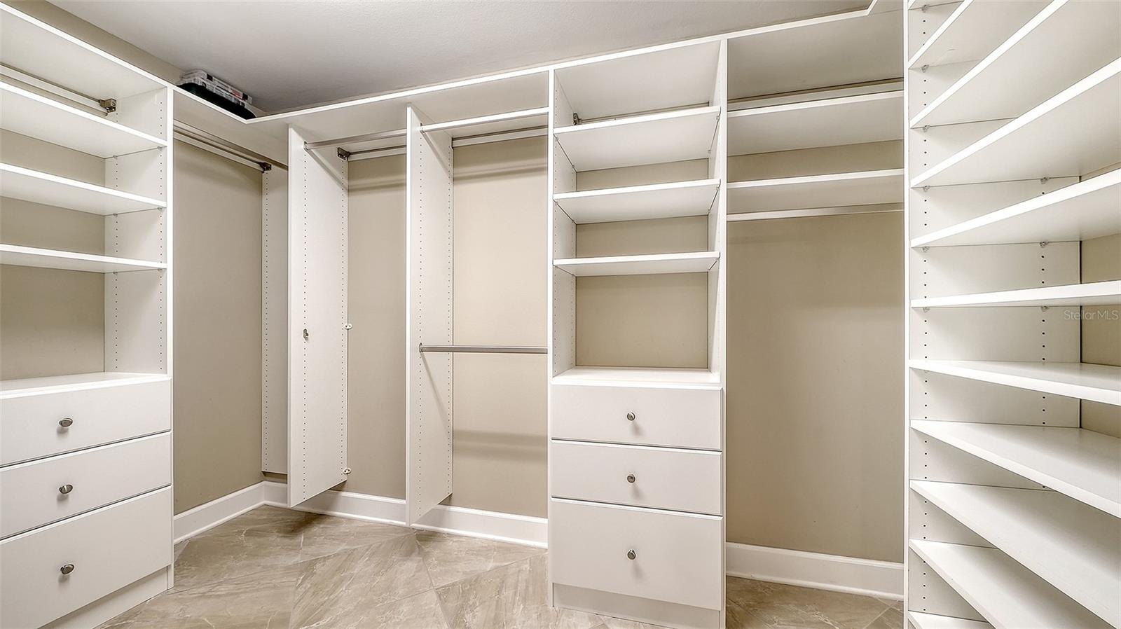 Image 20 of 44 For 2425 Gulf Of Mexico Drive 1a