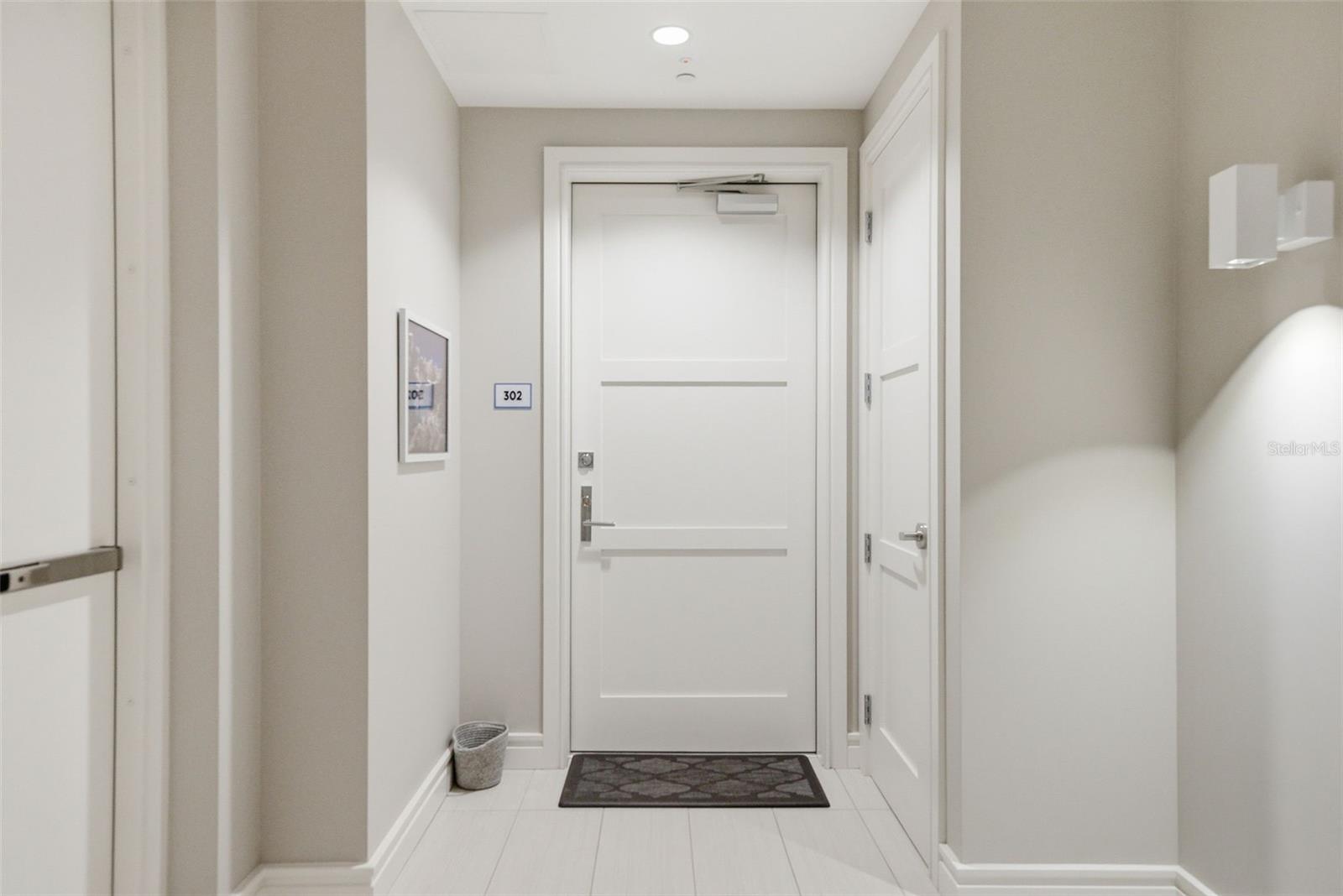 Image 2 of 40 For 711 Palm Avenue 302