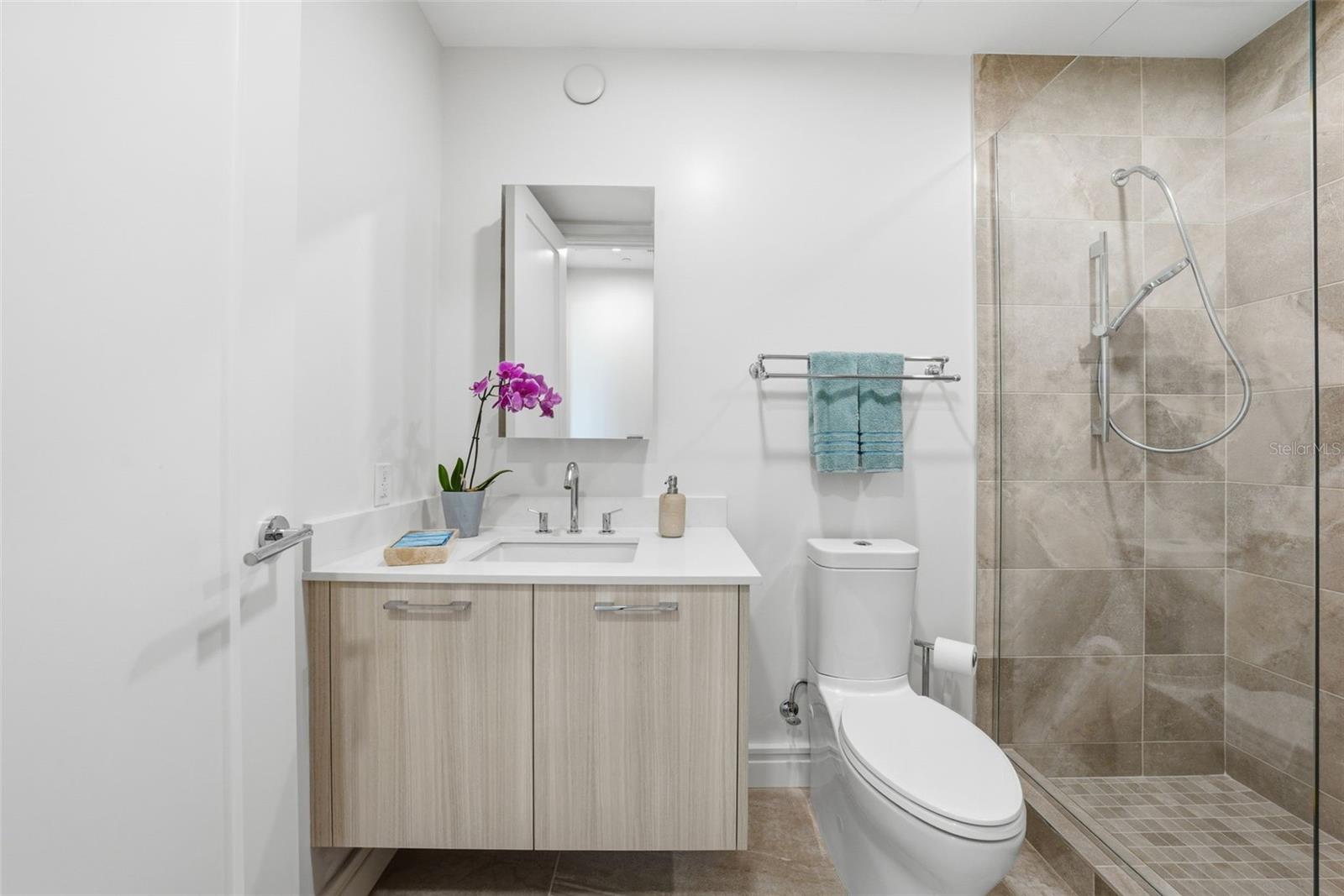 Image 20 of 40 For 711 Palm Avenue 302