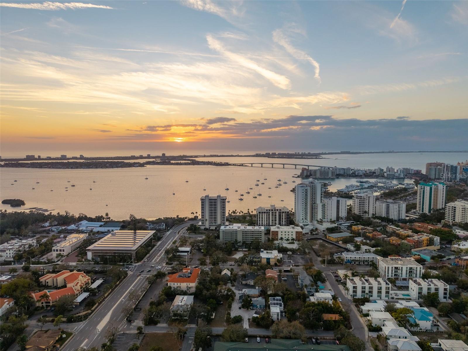 Image 36 of 40 For 711 Palm Avenue 302