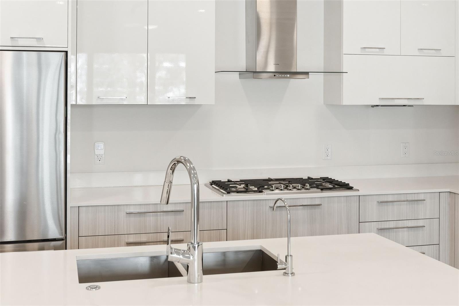 Image 9 of 40 For 711 Palm Avenue 302