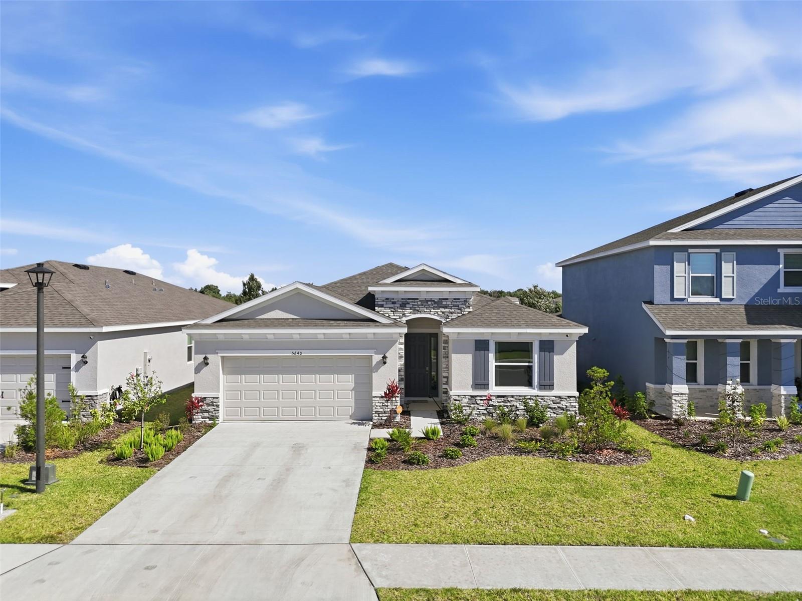Image 4 of 52 For 5640 Silver Moonlight Drive