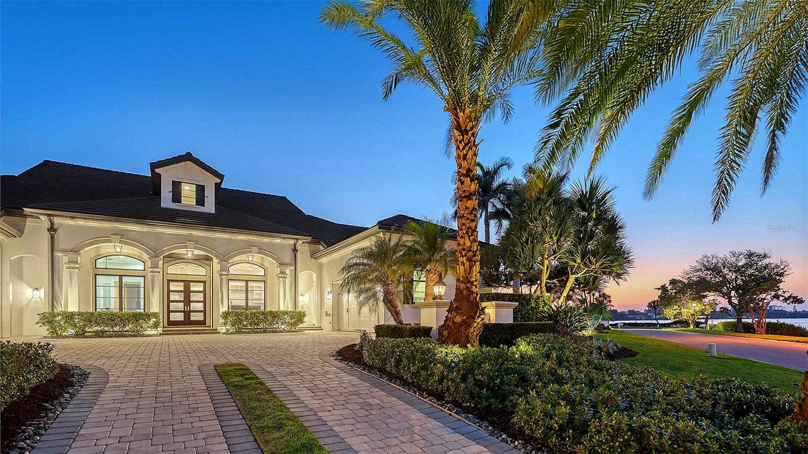 Image 13 of 100 For 313 Lookout Point Drive