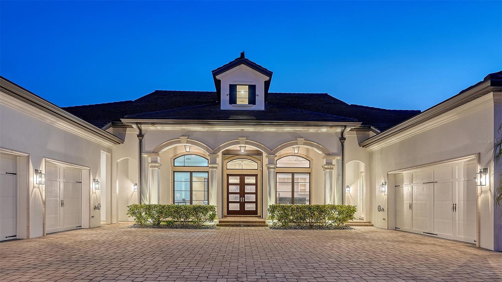 Image 16 of 100 For 313 Lookout Point Drive