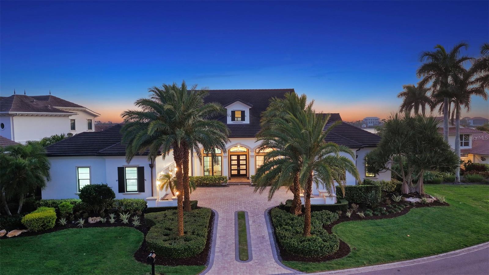 Image 2 of 100 For 313 Lookout Point Drive