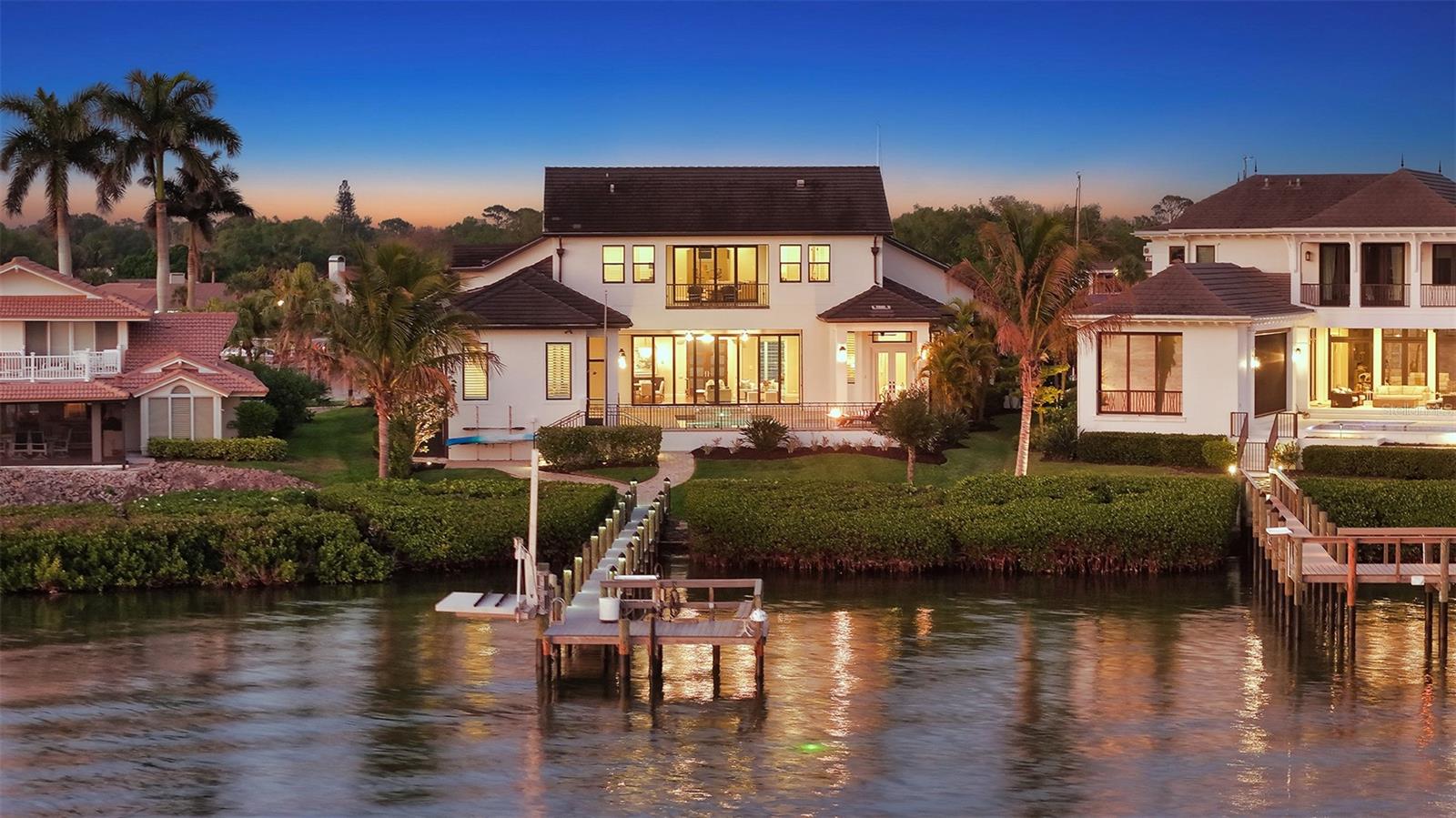 Image 4 of 100 For 313 Lookout Point Drive