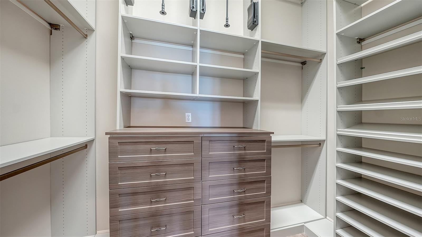 Image 59 of 100 For 313 Lookout Point Drive