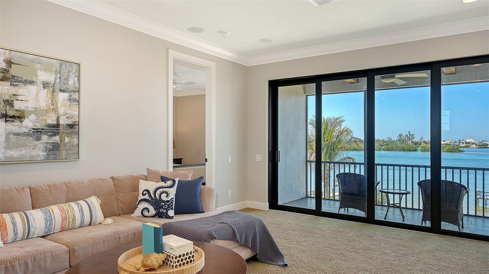 Image 77 of 100 For 313 Lookout Point Drive